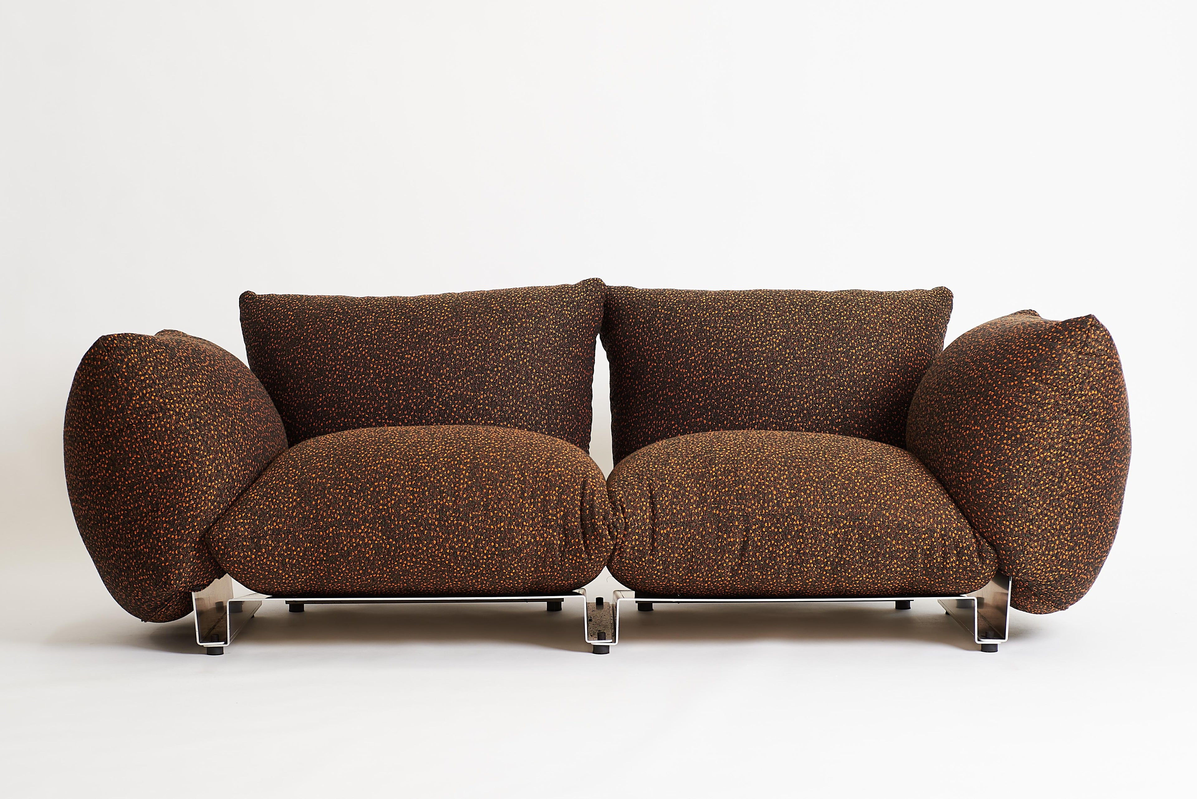 https://a.1stdibscdn.com/the-pillow-sofa-double-seat-modular-upholstered-sofa-with-aluminum-frame-for-sale-picture-2/f_28533/f_397572121715904375485/Pro_Capture_One_0009_master.jpg
