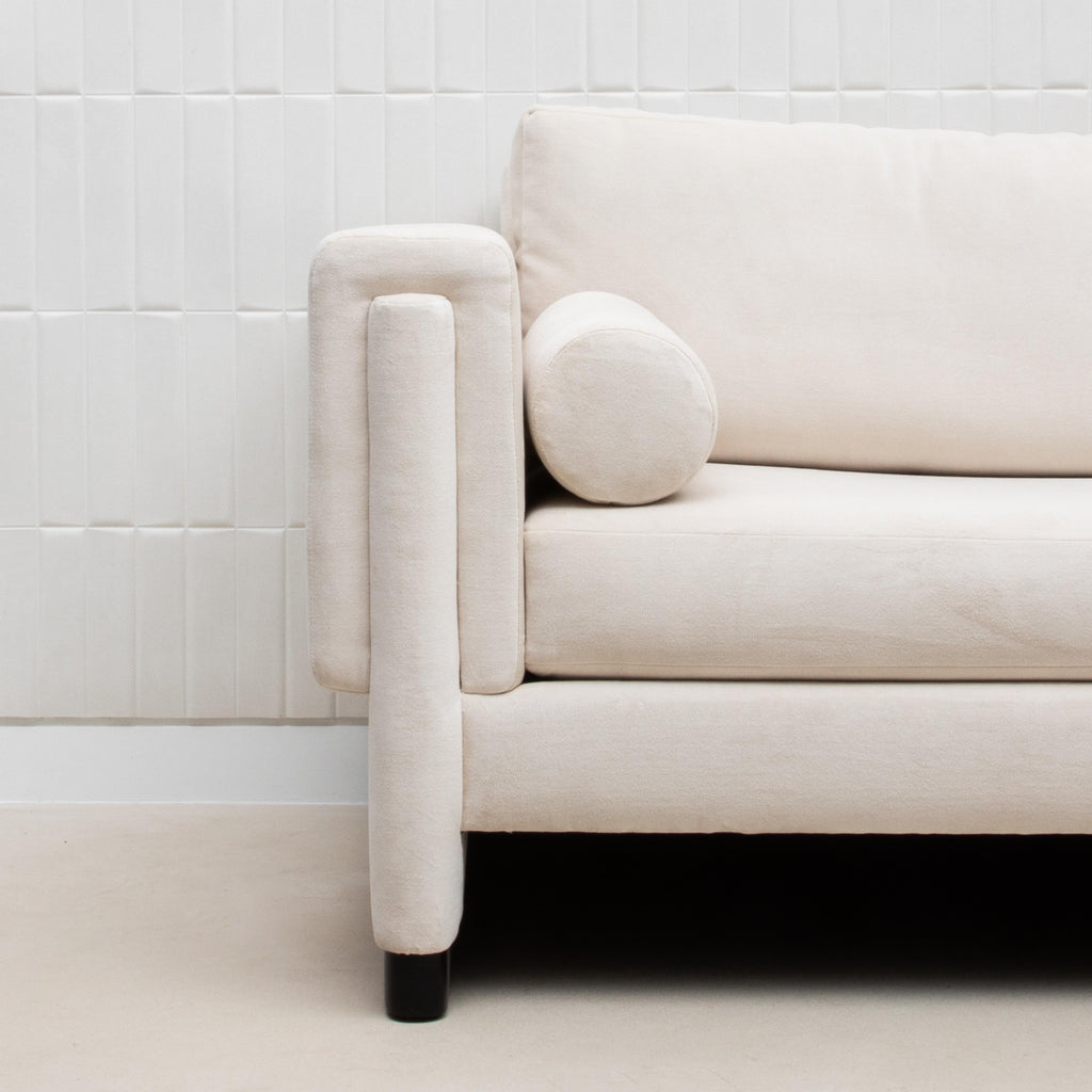https://a.1stdibscdn.com/modern-cream-velvet-sofa-by-mogul-for-sale-picture-2/f_98622/f_426297921733532519936/Product_2_003_master.jpg