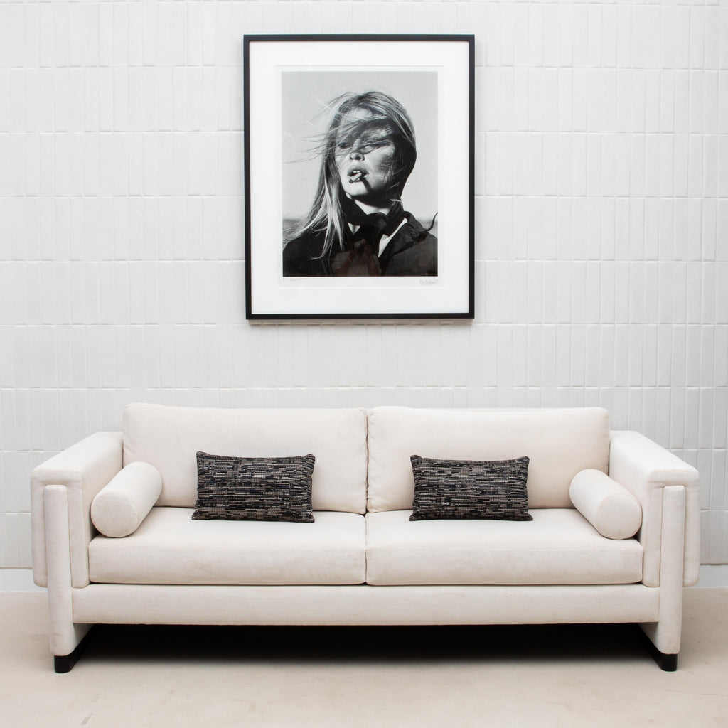 https://a.1stdibscdn.com/modern-cream-velvet-sofa-by-mogul-for-sale-picture-4/f_98622/f_426297921733532521000/Product_2_004_master.jpg