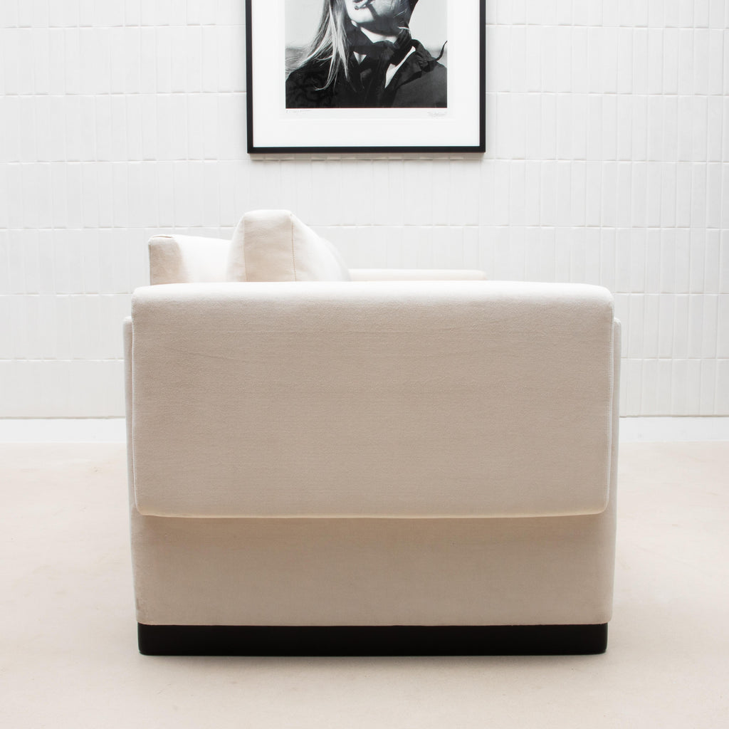 https://a.1stdibscdn.com/modern-cream-velvet-sofa-by-mogul-for-sale-picture-5/f_98622/f_426297921733532520719/Product_2_006_master.jpg