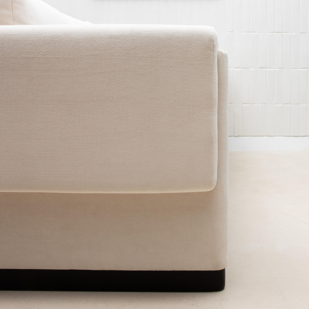 https://a.1stdibscdn.com/modern-cream-velvet-sofa-by-mogul-for-sale-picture-6/f_98622/f_426297921733532521435/Product_2_007_master.jpg