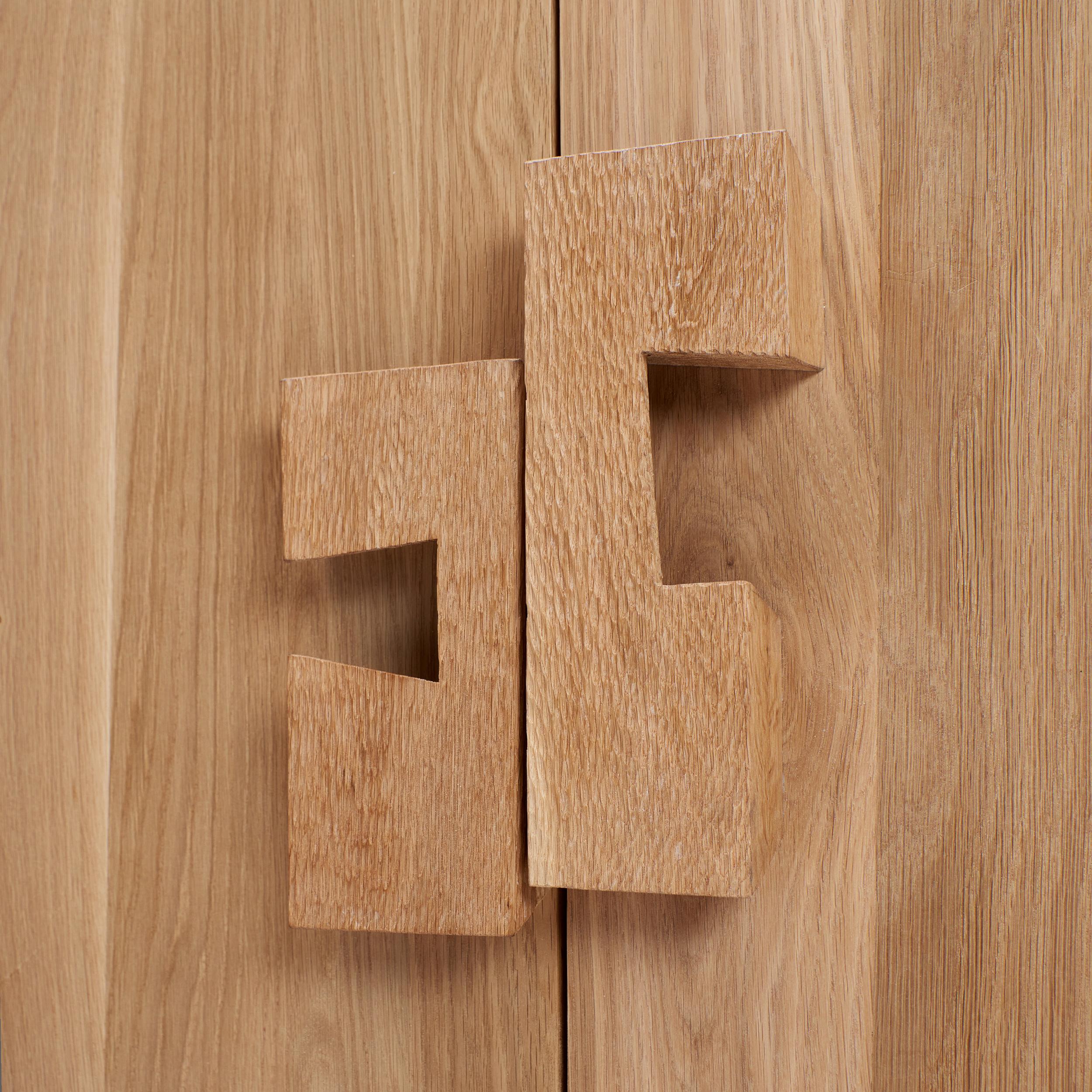 https://a.1stdibscdn.com/douro-cabinet-for-sale-picture-6/f_62582/f_440977421742305581140/Project_213A_Douro_Cabinet_5_master.jpg
