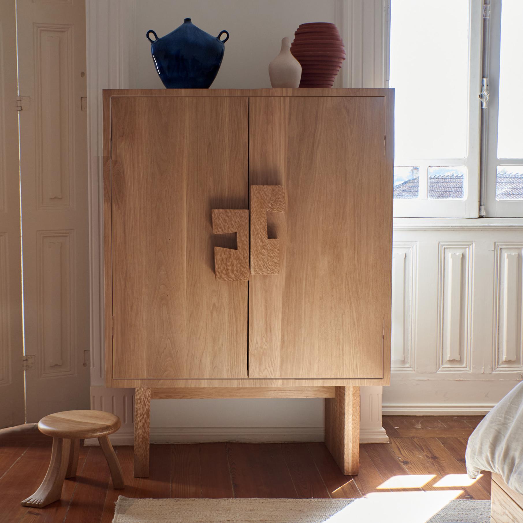 https://a.1stdibscdn.com/douro-cabinet-for-sale-picture-4/f_62582/f_440977421742305577553/Project_213A_Douro_Cabinet_b_master.jpg