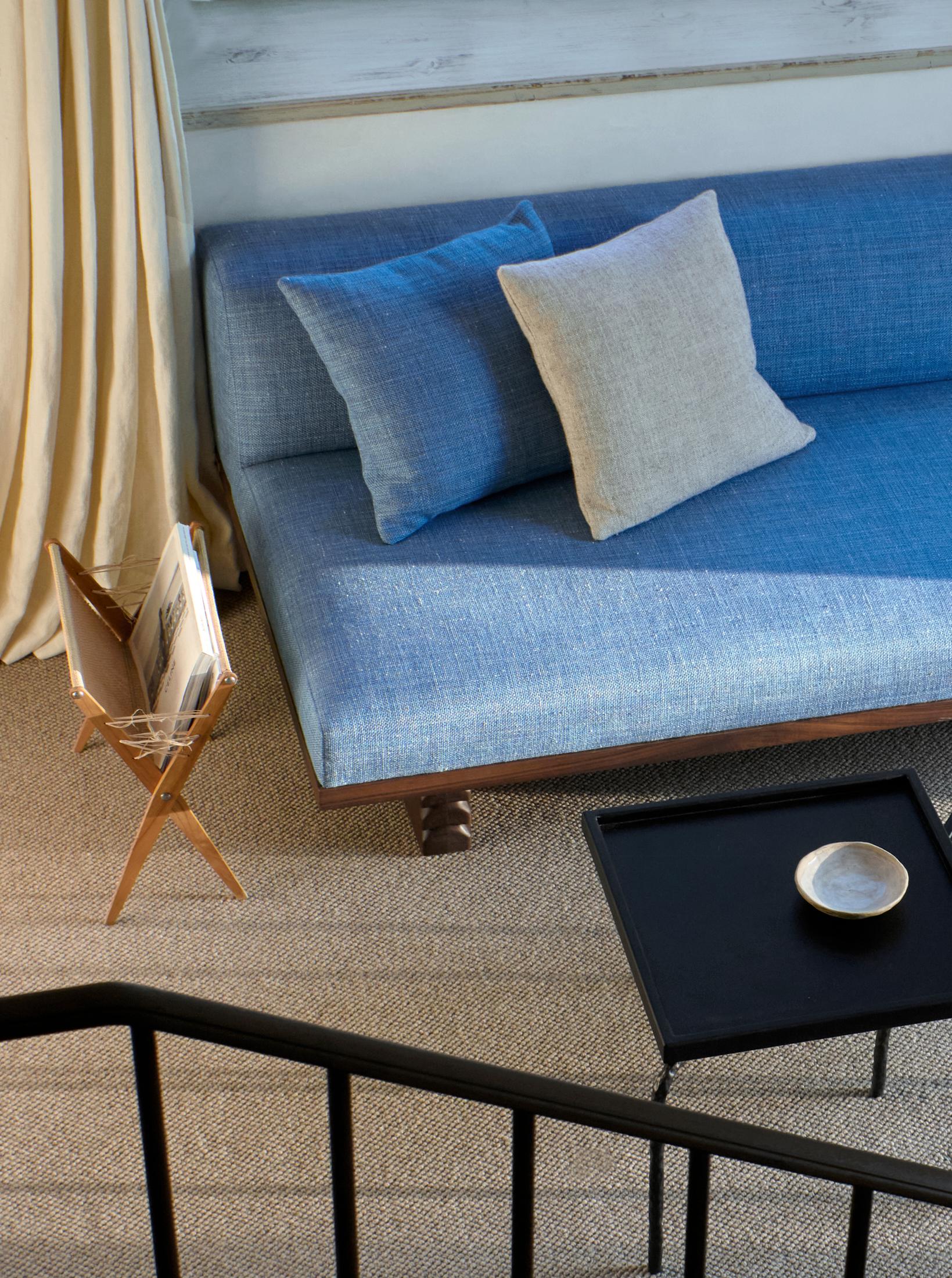 https://a.1stdibscdn.com/nazare-sofa-for-sale-picture-2/f_62582/f_440992421767452666064/Project_213A_Nazare_Sofa_11_master.jpg