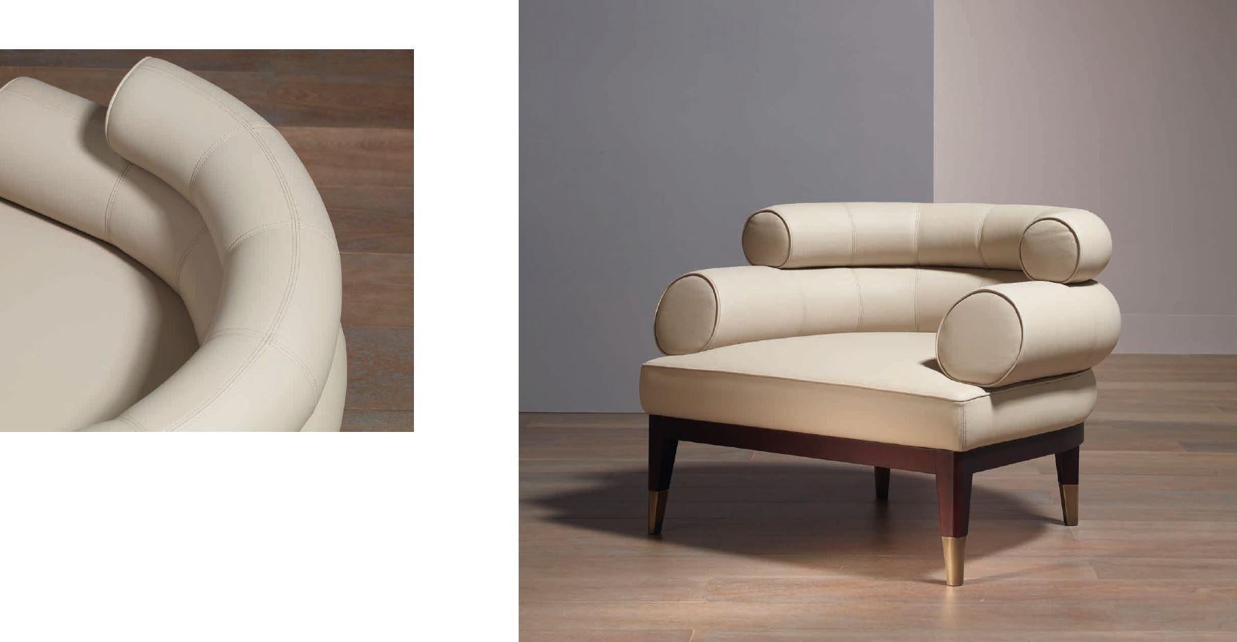 https://a.1stdibscdn.com/pyrer-armchair-for-sale-picture-9/f_45022/f_443591021743668972407/Pyrer9_3_04_25_master.JPG