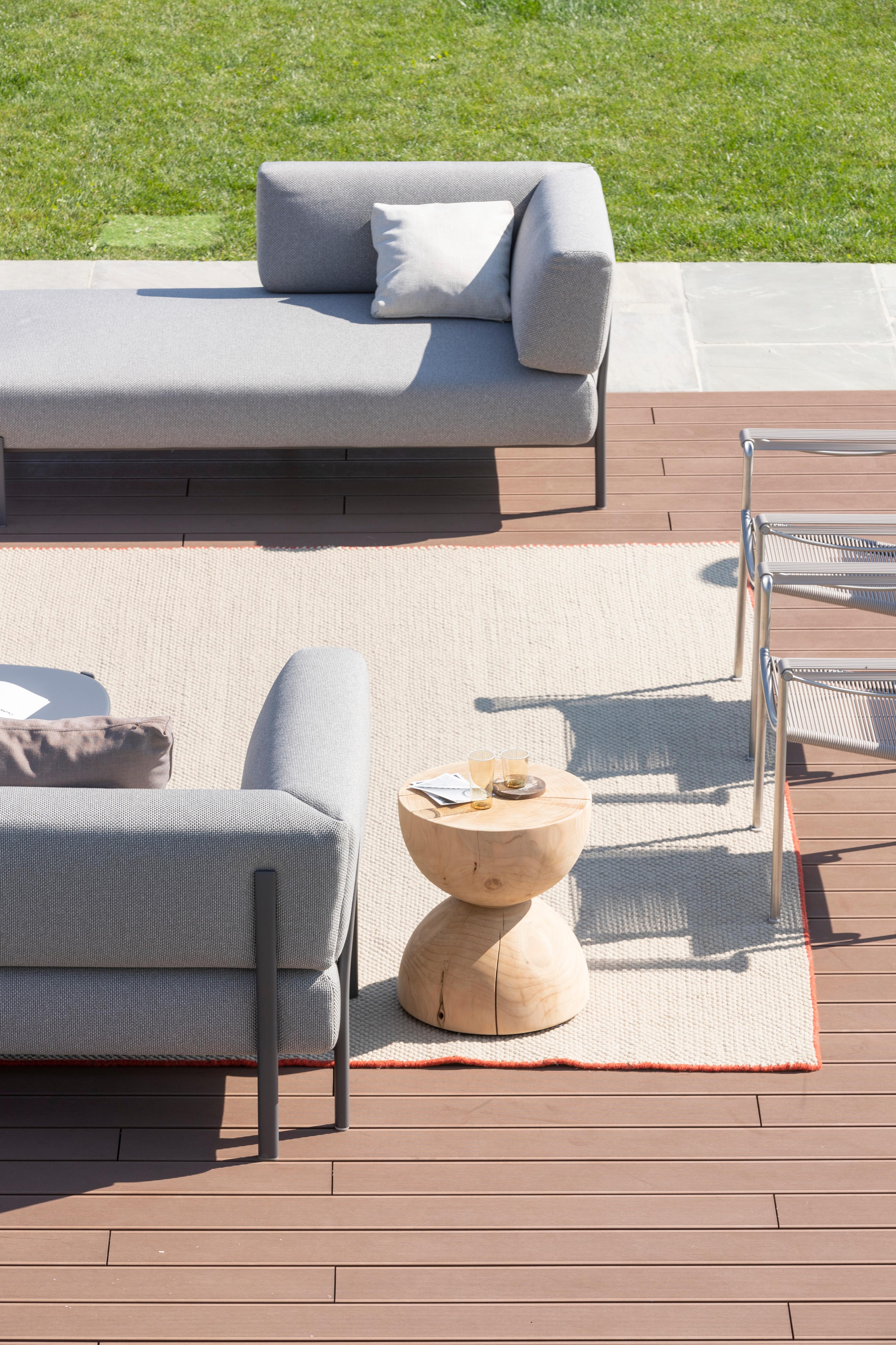 https://a.1stdibscdn.com/alias-t05t04t06t10-ten-outdoor-sofa-set-and-table-in-white-w-lacquered-frame-for-sale-picture-11/22569652/f_310341021666874194434/_Q7I0406_3__master.jpg