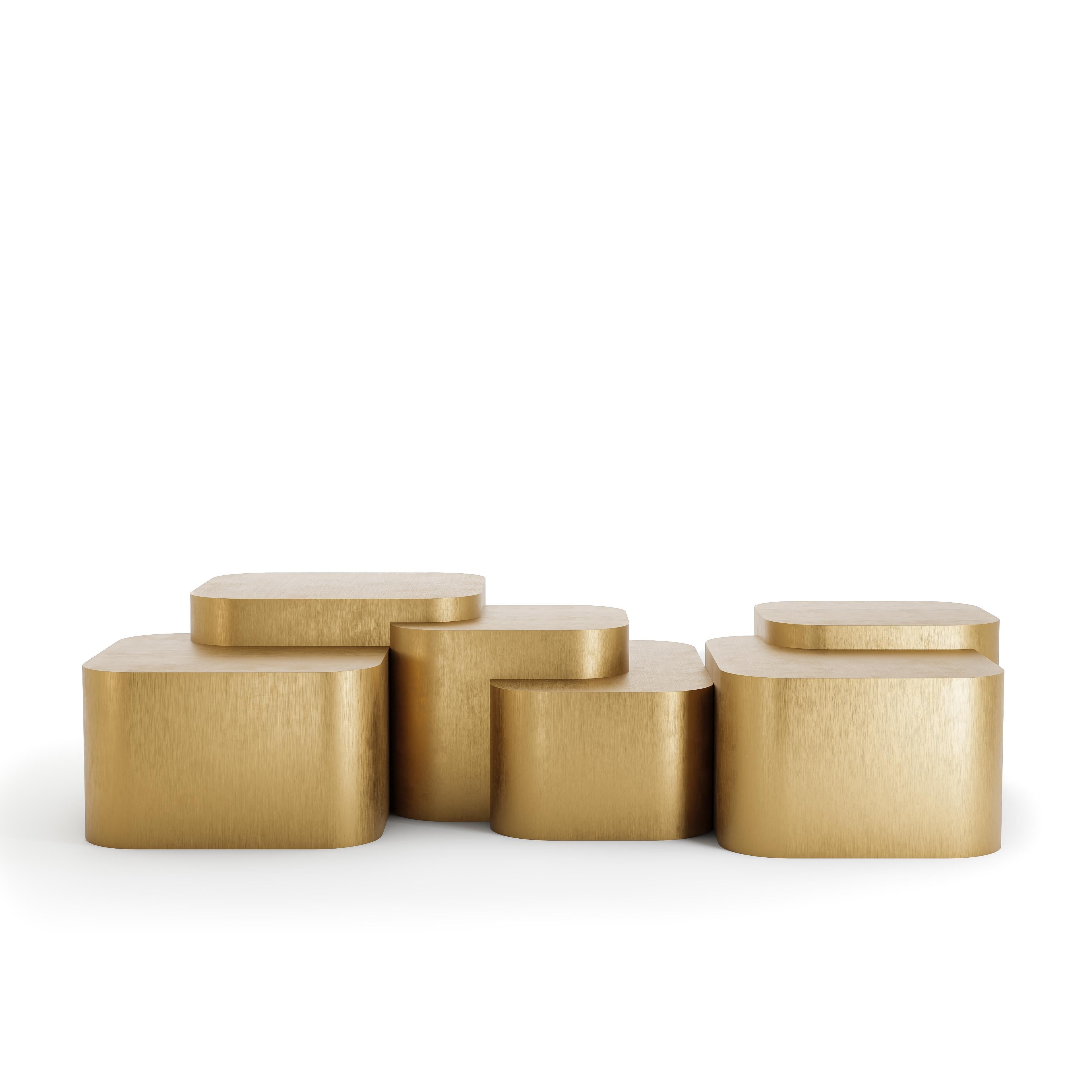https://a.1stdibscdn.com/platea-metalica-coffee-table-in-brushed-brass-finish-for-sale-picture-2/f_27693/f_449201121746656339688/R1_1__master.jpg