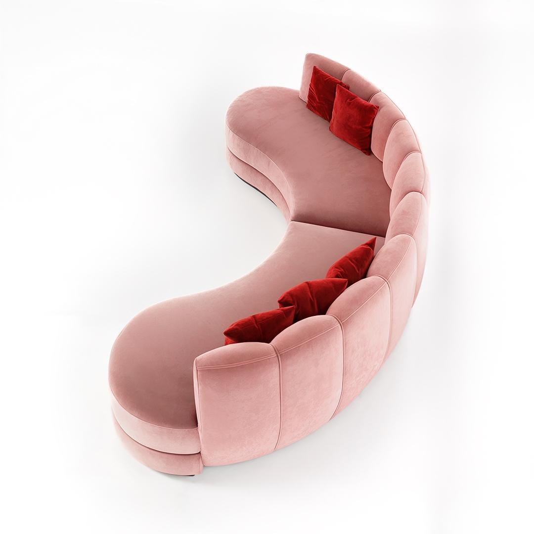 https://a.1stdibscdn.com/mid-century-modern-style-sculptural-sofa-in-portofino-pink-velvet-for-sale-picture-8/f_27693/f_450818221747667614068/R3_1_master.jpg