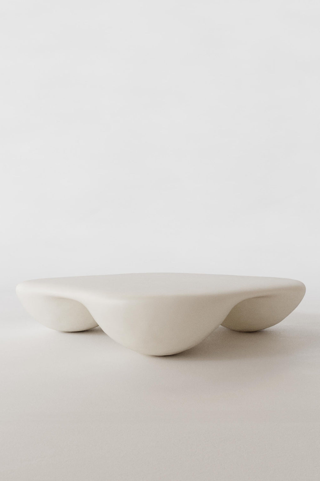 https://a.1stdibscdn.com/modern-fiberglass-coffee-table-by-mike-ruiz-serra-customizable-in-any-ral-color-for-sale-picture-4/f_37133/f_297738021772636801262/RAL_9010_ALABASTER1_master.jpg