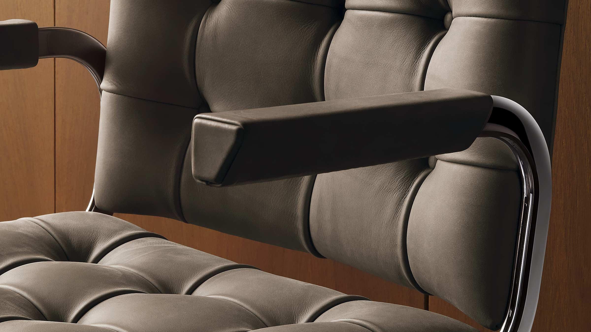 https://a.1stdibscdn.com/de-sede-rh-305-armchair-in-truffe-fabric-with-chrome-finish-by-robert-haussmann-for-sale-picture-3/22569652/f_324055521674637659962/RH_0305_02_1_rh_305_loe_master_master.jpg