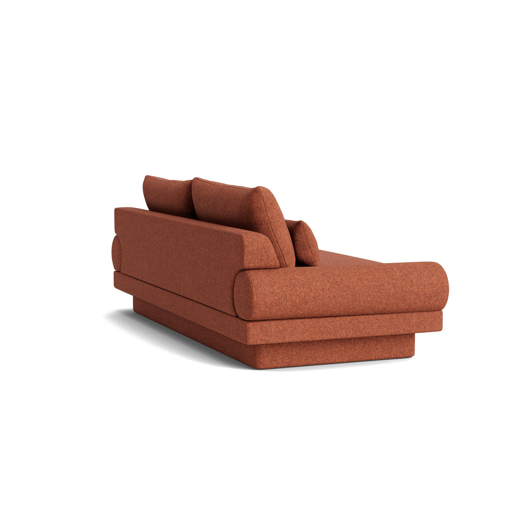 https://a.1stdibscdn.com/retro-roll-arm-sofa-with-upholstered-plinth-base-in-maharam-beck-for-sale-picture-6/f_27523/f_435165321738874384971/RL92SOP_19_master.jpg