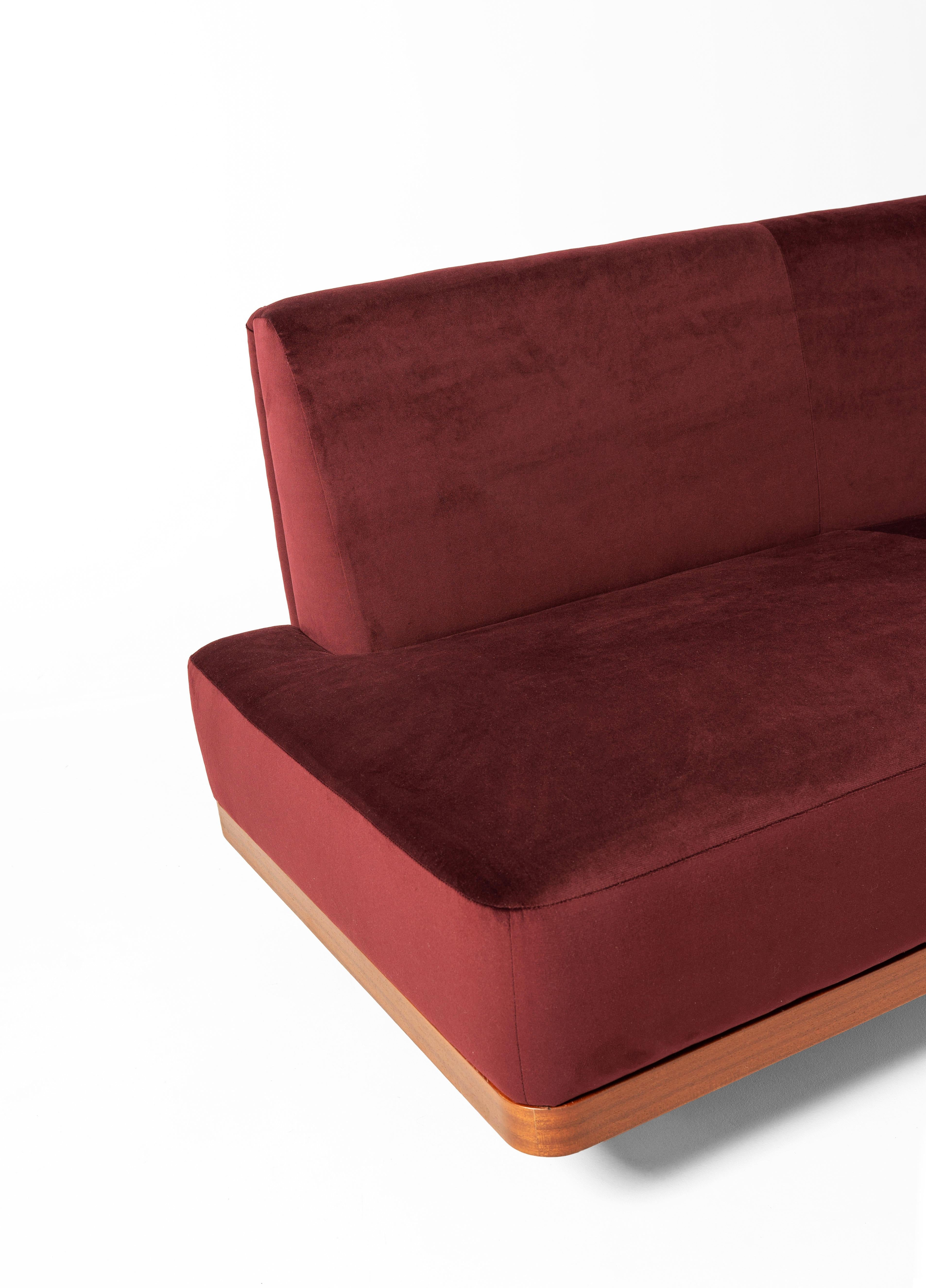 https://a.1stdibscdn.com/wild-side-curved-red-wine-sofa-with-giraffe-inlaid-low-table-by-lorenza-bozzoli-for-sale-picture-5/f_46131/f_450872521747656958670/_ROB1133_master.jpg