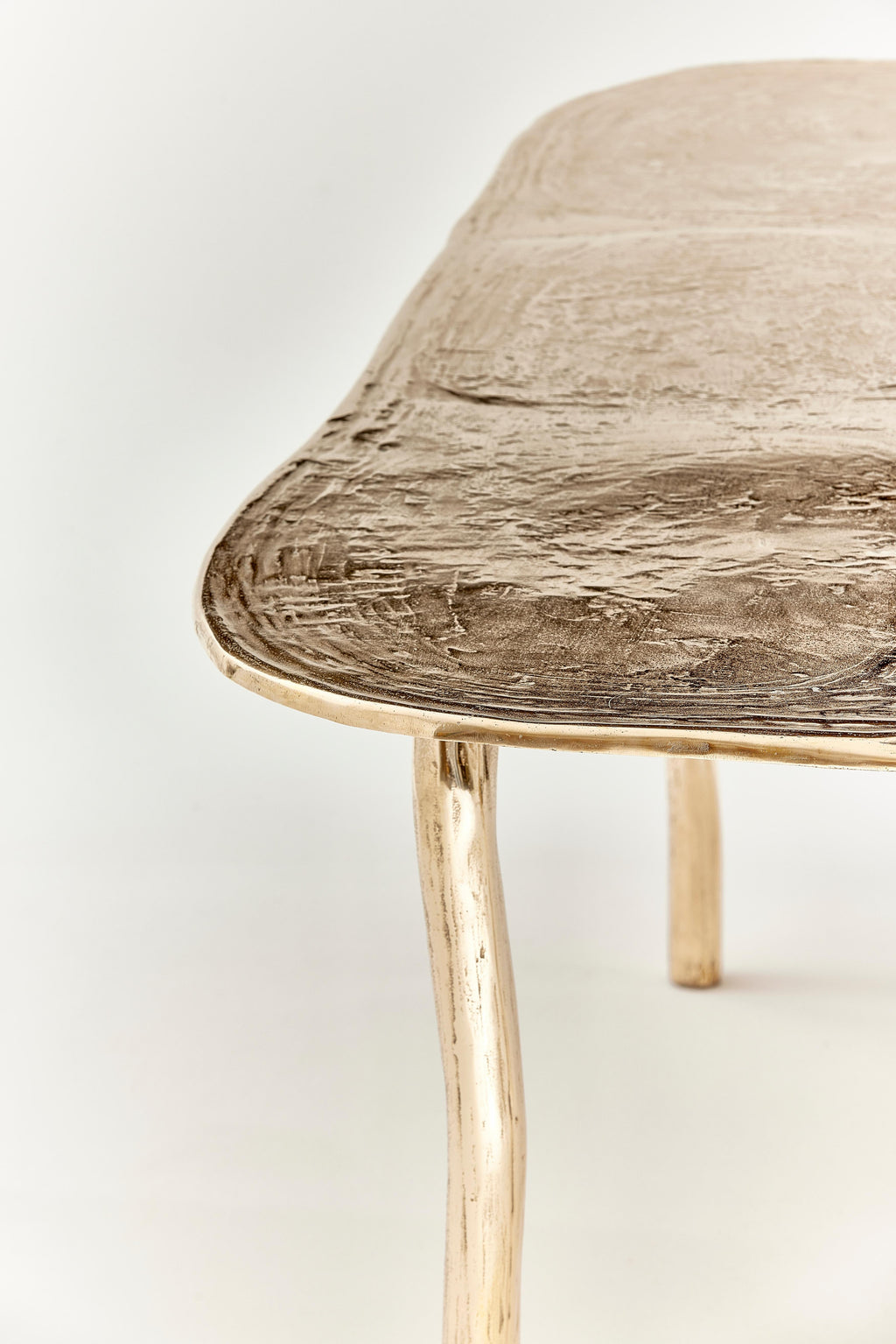 https://a.1stdibscdn.com/contemporary-bronze-golden-polish-dining-room-table-by-colo-studio-france-for-sale-picture-7/f_65832/f_412239621724763210217/ROCHE_294_master.jpg