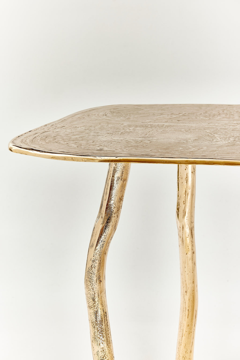 https://a.1stdibscdn.com/contemporary-bronze-golden-polish-dining-room-table-by-colo-studio-france-for-sale-picture-8/f_65832/f_412239621724763231383/ROCHE_307_master.jpg