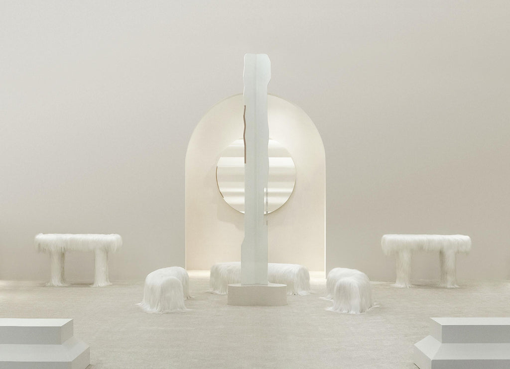 https://a.1stdibscdn.com/white-raw-table-with-furry-goatskin-and-nubuck-by-atelier-vf-for-sale-picture-4/f_70152/f_337760221681324216026/ROG_14_display_master.jpg