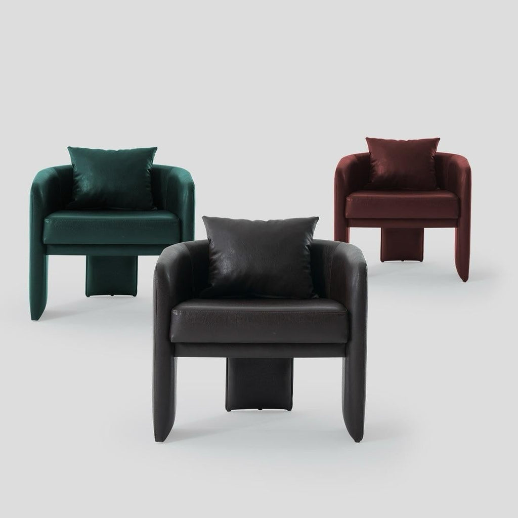 https://a.1stdibscdn.com/leather-arm-chair-wide-armchair-large-armchair-for-sale-picture-2/f_91932/f_444533421744284189220/RSAKA_TORALD_1__master.jpg