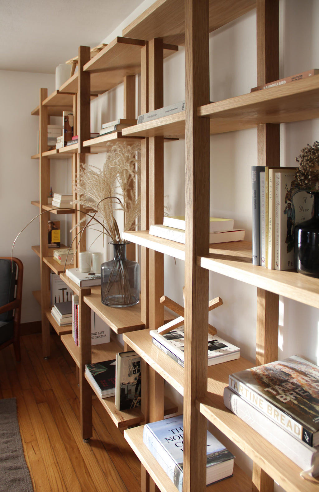 https://a.1stdibscdn.com/rattattan-bookcase-white-oak-by-sin-ca-for-sale-picture-3/f_107712/f_484344321769018675770/Rattattan_Bookshelf_SinCa2_master.jpg