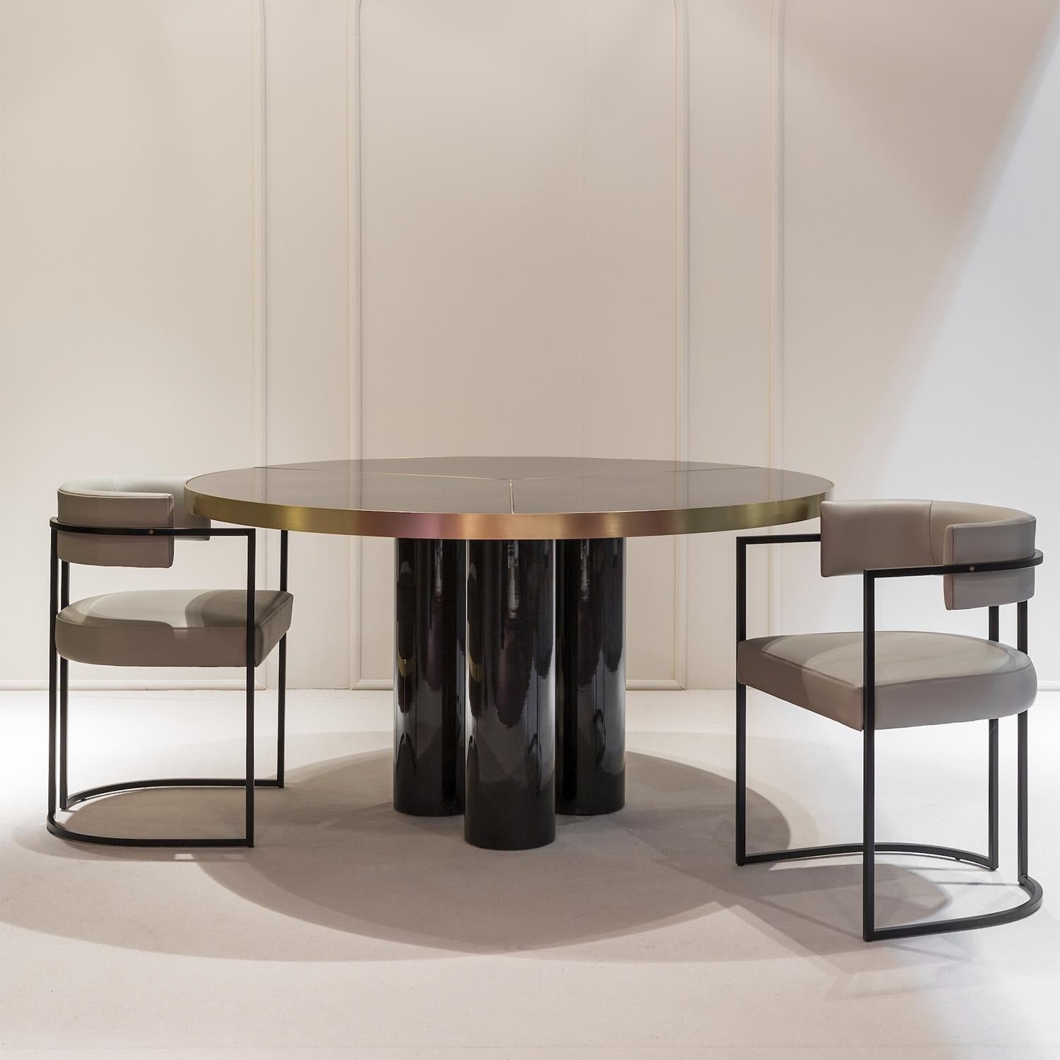 https://a.1stdibscdn.com/21st-century-ray-table-in-high-gloss-frise-grey-sikomoro-by-duistt-for-sale-picture-5/f_63222/f_480178621765893959533/Ray_Table_Duistt_II_master.jpg
