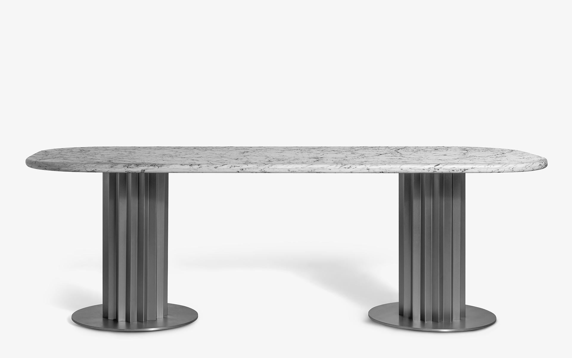 https://a.1stdibscdn.com/recalled-dining-table-in-matt-chrome-metal-leg-and-marble-top-for-sale-picture-3/f_62262/f_461854921754643572200/Recalled_Masa_DSA5811_20250325__master.jpg