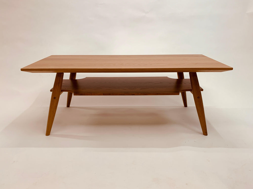 https://a.1stdibscdn.com/carry-underwood-coffee-table-in-red-oak-for-sale-picture-3/f_99452/f_418813621728934451090/Red_Oak_1_master.jpg