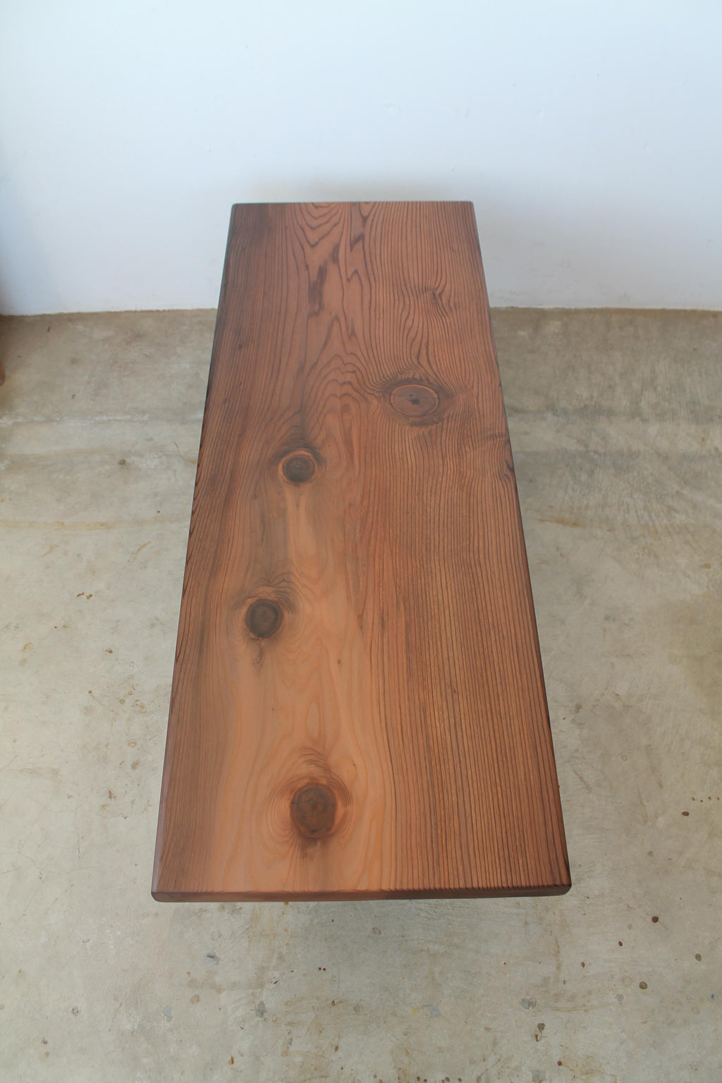 https://a.1stdibscdn.com/santa-rosa-bench-in-california-redwood-in-stock-for-sale-picture-3/f_49771/f_43287212/Redwood_Bench_1737585985969_master.JPG