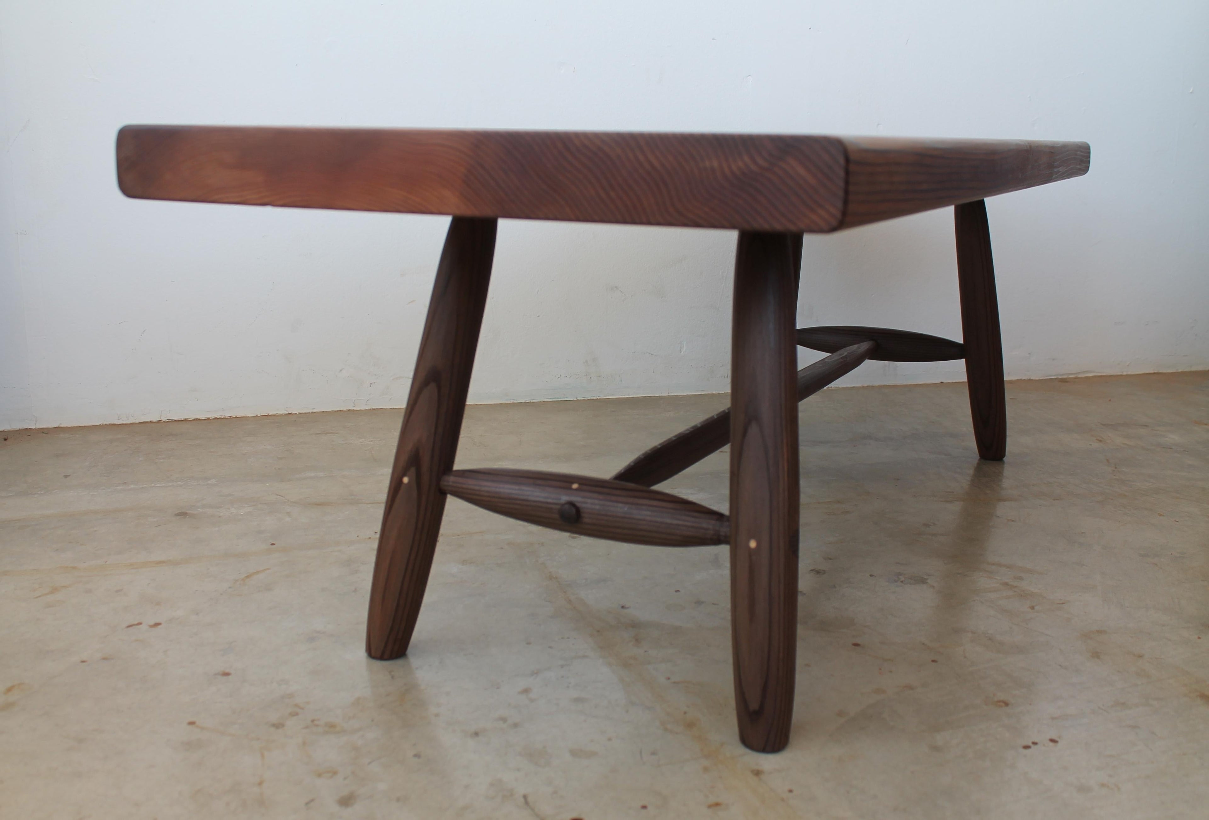 https://a.1stdibscdn.com/santa-rosa-bench-in-california-redwood-in-stock-for-sale-picture-2/f_49771/f_432872121737585866814/Redwood_Bench_2_master.JPG