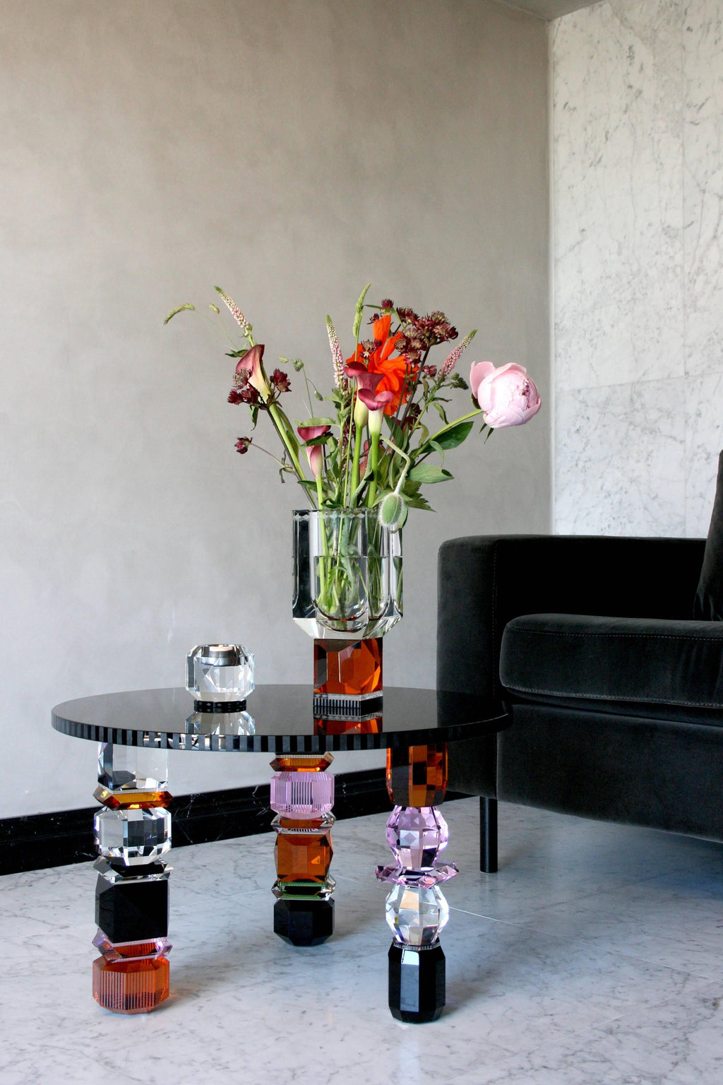 https://a.1stdibscdn.com/orlando-contemporary-crystal-table-for-sale-picture-2/f_12192/f_334481121679592301163/Reflections_Image_OrlandoTable_01_master.jpg