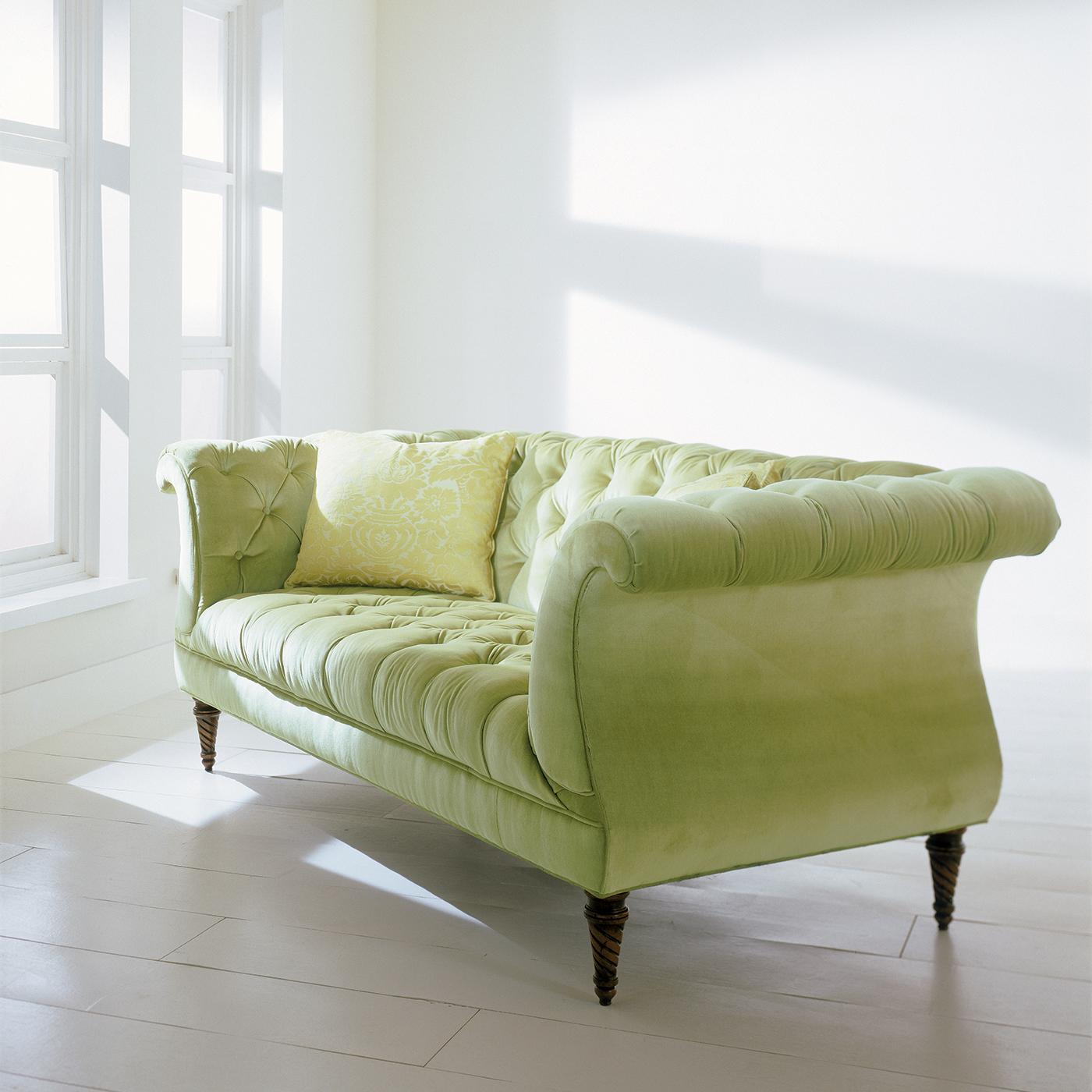 https://a.1stdibscdn.com/regency-style-tufted-lyre-sofa-for-sale-picture-4/f_8038/1603740479308/Regency_Style_Tufted_Lyre_Sofa_3_master.jpg