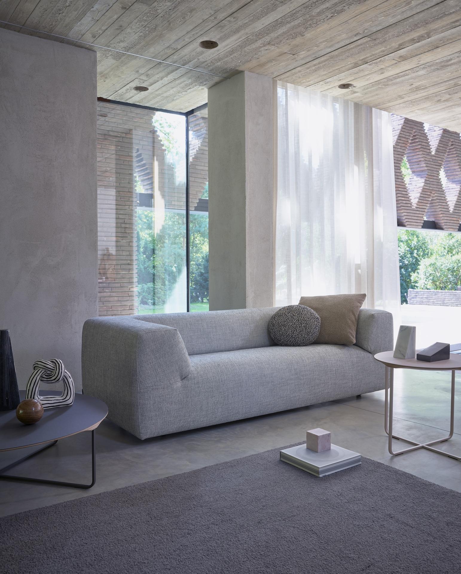 https://a.1stdibscdn.com/customizable-montis-aztec-sofa-by-gerard-van-den-berg-for-sale-picture-15/f_44652/f_419805421729540905716/Retie_Aztec_Mellow_60_lichtgrijs_1_HR_master.jpeg