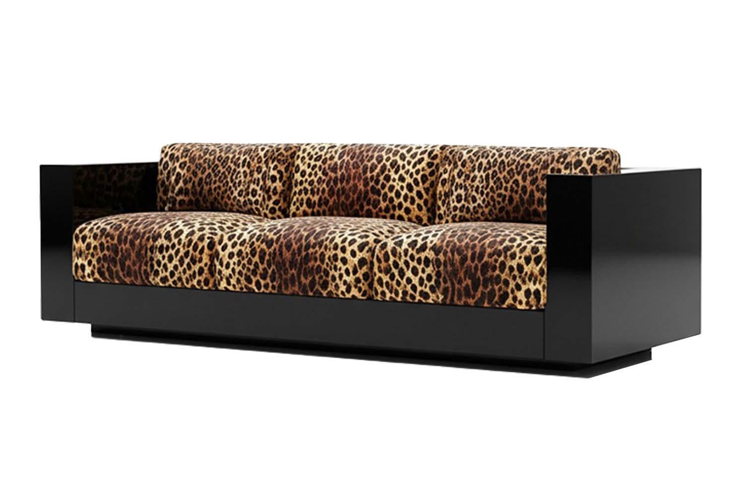 https://a.1stdibscdn.com/sculptural-contemporary-leopard-velvet-and-black-lacquered-sofa-revolucion-for-sale-picture-2/f_105132/f_466706721757947062569/Revolucio_n_2_Black_Leopard_master.jpg