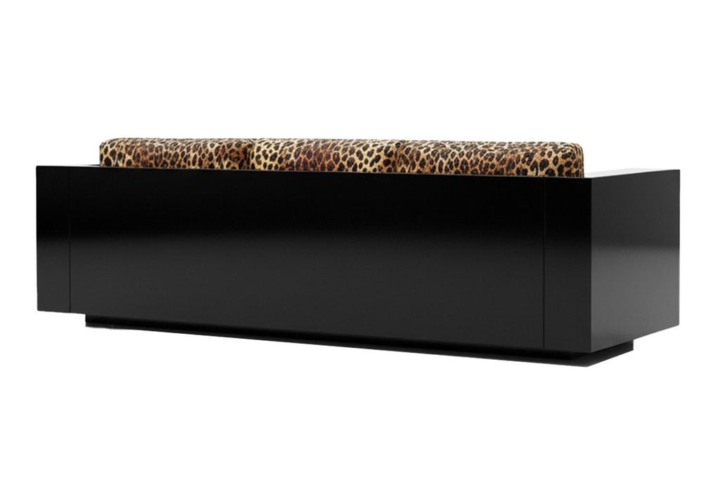 https://a.1stdibscdn.com/sculptural-contemporary-leopard-velvet-and-black-lacquered-sofa-revolucion-for-sale-picture-4/f_105132/f_466706721757947062918/Revolucio_n_4_Black_Leopard_master.jpg