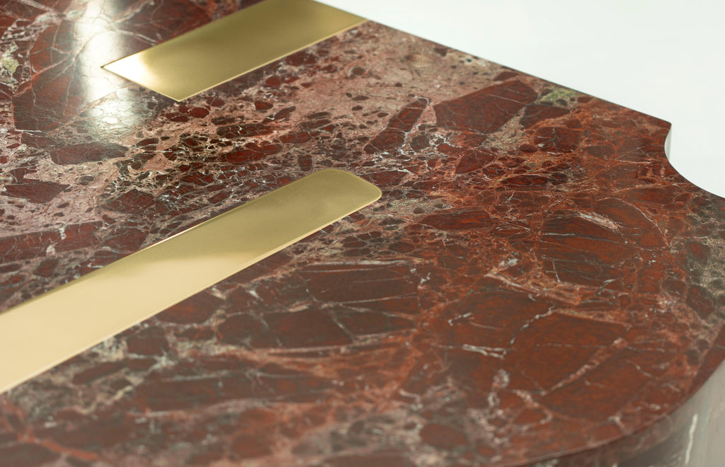 https://a.1stdibscdn.com/rey-21st-century-unique-modern-luxury-center-low-table-in-red-marble-and-brass-for-sale-picture-5/f_55762/f_224186721612536310573/Rey_Low_Table_Detail_1_master.jpg