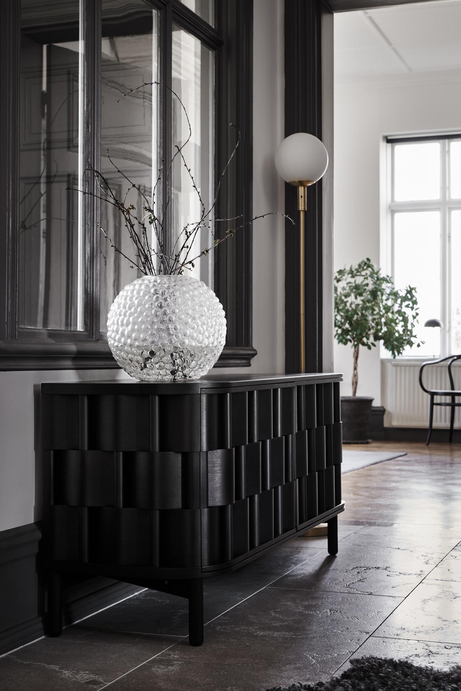 https://a.1stdibscdn.com/black-credenza-from-ringvide-solid-birchwood-and-birchveneer-scandinavian-for-sale-picture-5/f_32901/f_97993511589271745798/Ringvide0558_master.jpg