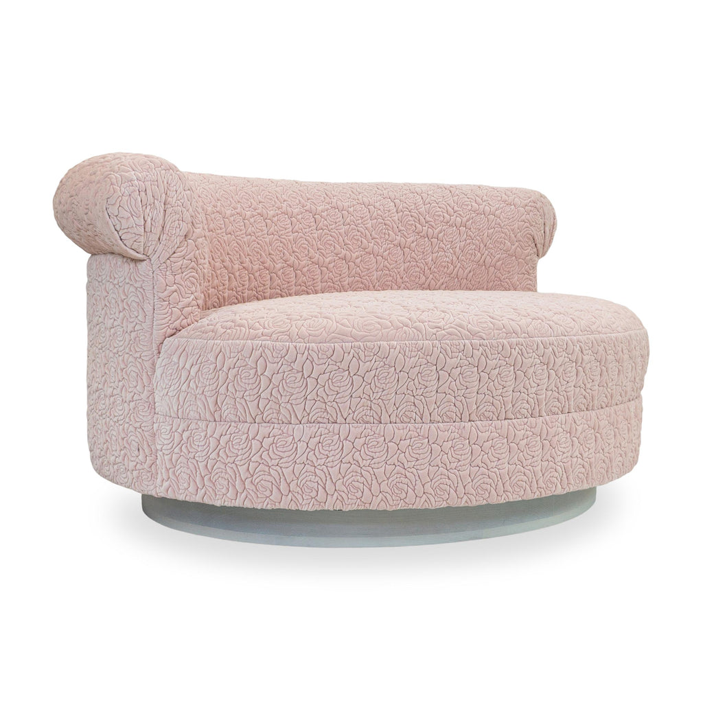 https://a.1stdibscdn.com/oversized-round-lounge-w-light-pink-quilted-rose-upholstery-customizable-for-sale-picture-3/f_21233/f_343998921684774210214/Rose_Circle_Sofa_Angle_master.jpg