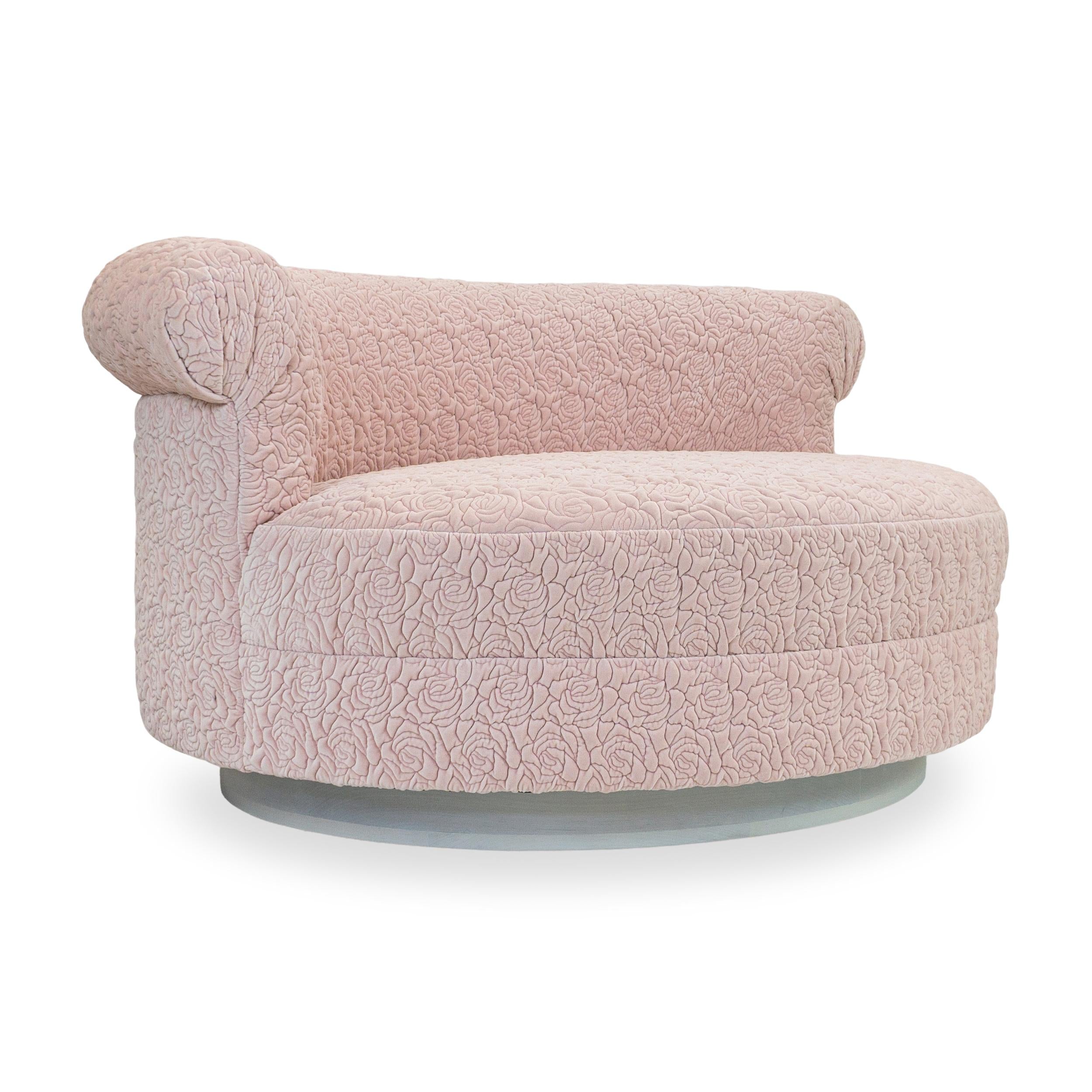 https://a.1stdibscdn.com/oversized-round-lounge-w-light-pink-quilted-rose-upholstery-customizable-for-sale-picture-3/f_21233/f_343998921684774210214/Rose_Circle_Sofa_Angle_master.jpg