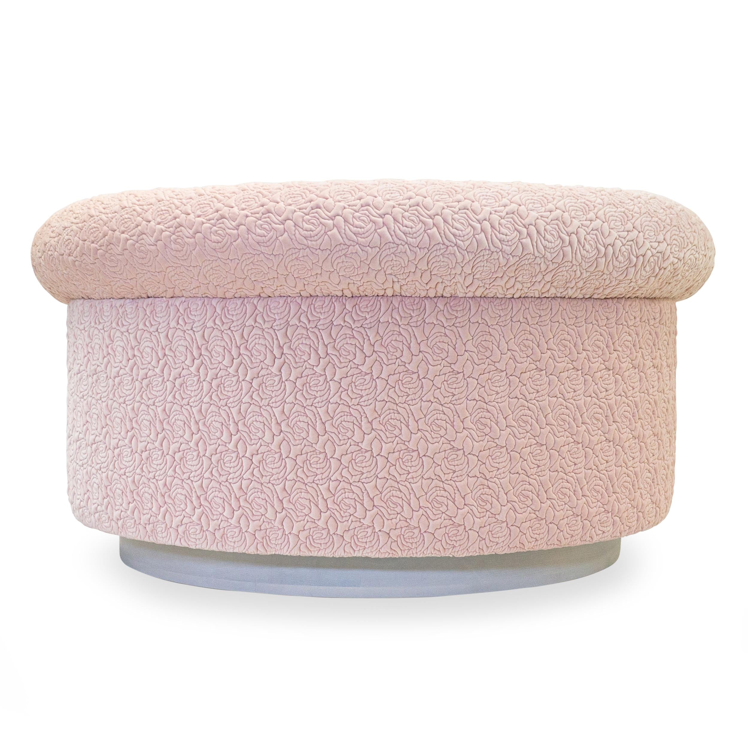 https://a.1stdibscdn.com/oversized-round-lounge-w-light-pink-quilted-rose-upholstery-customizable-for-sale-picture-10/f_21233/f_343998921684774245637/Rose_Circle_Sofa_Back_master.jpg