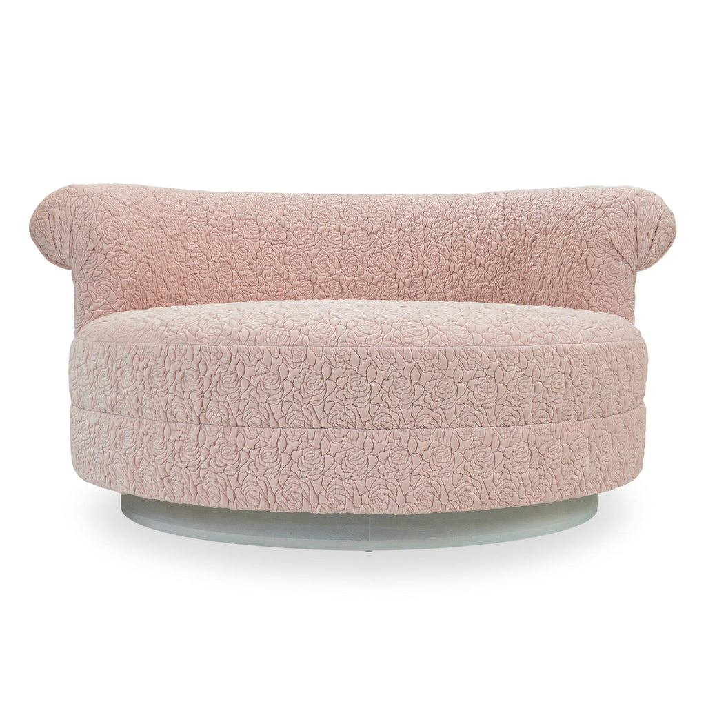 https://a.1stdibscdn.com/oversized-round-lounge-w-light-pink-quilted-rose-upholstery-customizable-for-sale-picture-4/f_21233/f_343998921684774283152/Rose_Circle_Sofa_Front_master.jpg