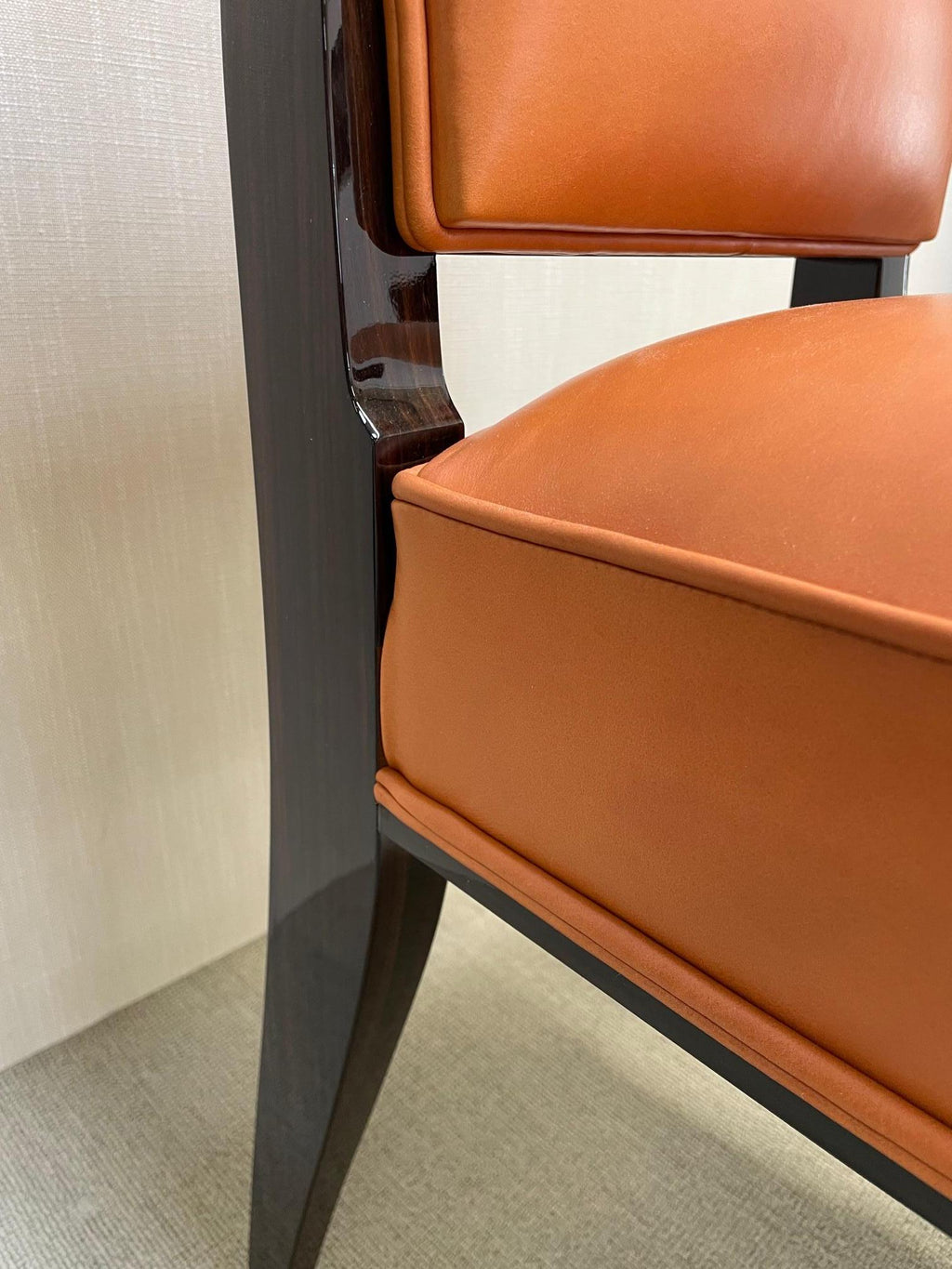 https://a.1stdibscdn.com/elegant-art-deco-macassar-wood-chair-hand-crafted-in-the-style-of-j-e-ruhlmann-for-sale-picture-3/f_24383/f_24798682/Ruhlmann_Stuhl_1628257748816_master.jpg
