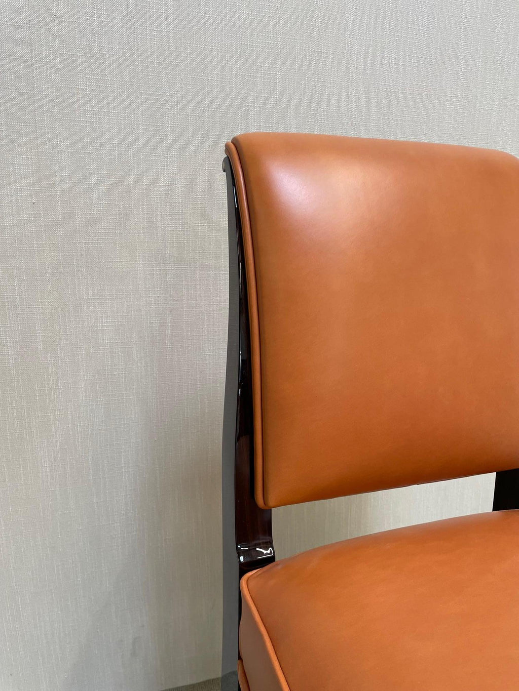 https://a.1stdibscdn.com/elegant-art-deco-macassar-wood-chair-hand-crafted-in-the-style-of-j-e-ruhlmann-for-sale-picture-7/f_24383/f_24798682/Ruhlmann_Stuhl_1628257956779_master.jpg