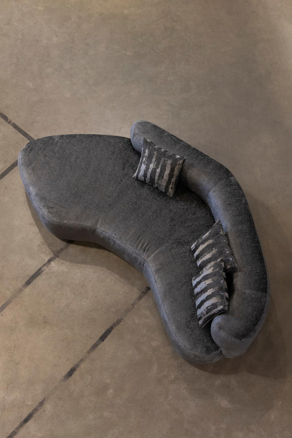 https://a.1stdibscdn.com/attilio-handcrafted-sofa-by-rytsola-finnish-italian-design-for-sale-picture-2/f_106372/f_492288521773482597856/Rytsola_Attilio_1_master.JPG