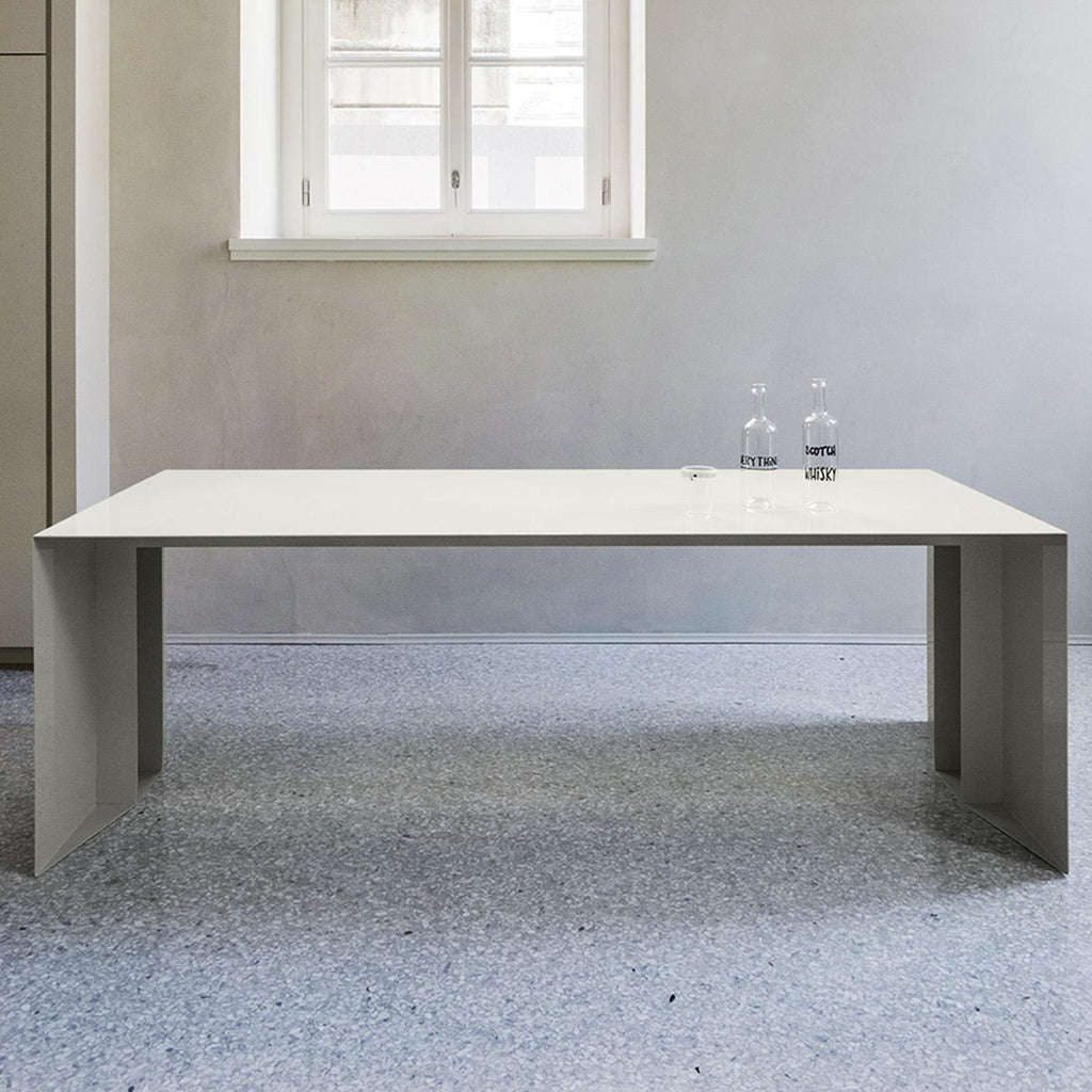 https://a.1stdibscdn.com/s3-iron-dining-table-for-sale-picture-11/f_20243/f_135859621549473708712/S3_table_RAL_9010_1stdibs_master.jpg