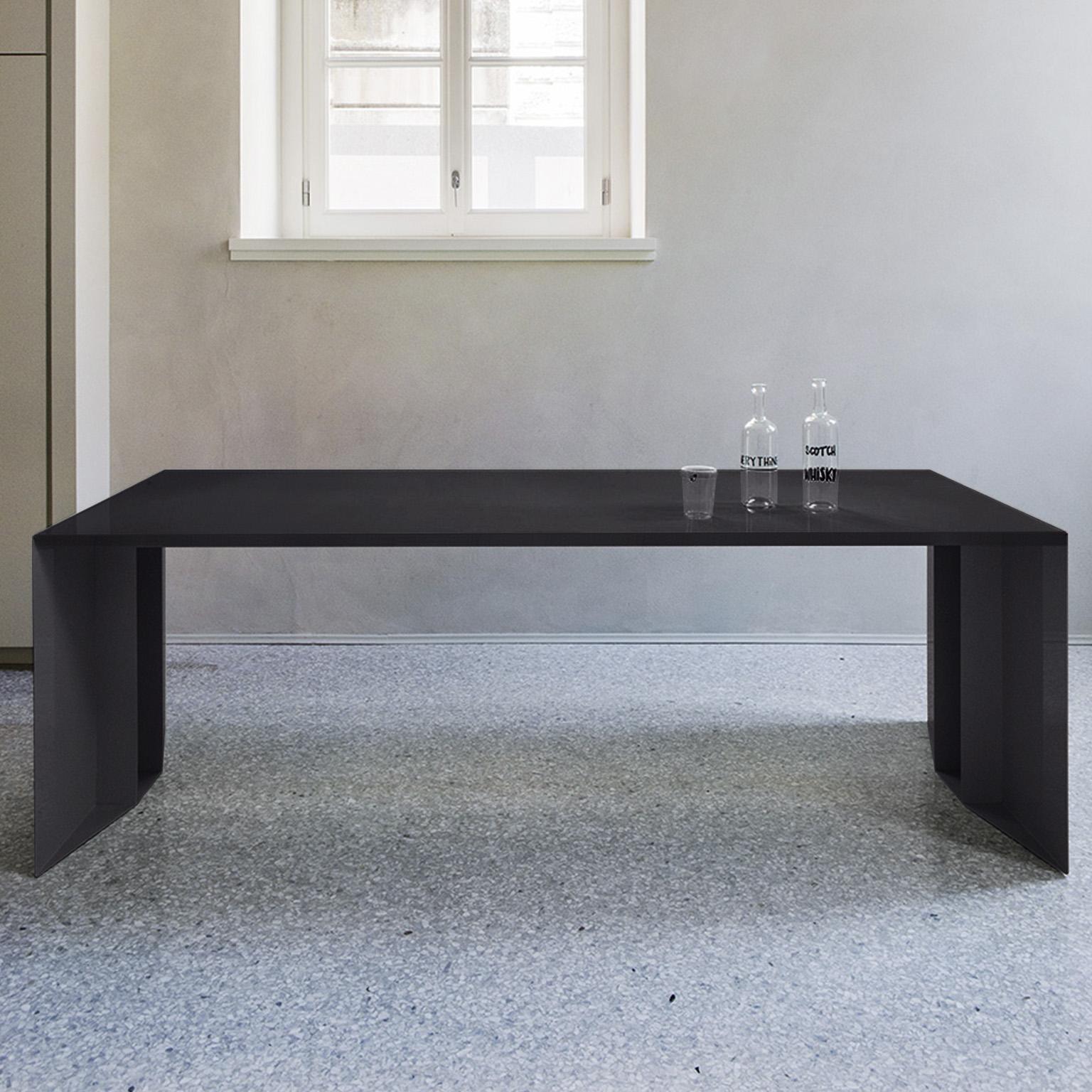 https://a.1stdibscdn.com/s3-iron-dining-table-for-sale-picture-12/f_20243/f_135859621549473710000/S3_table_RAL_9017_1stdibs_master.jpg