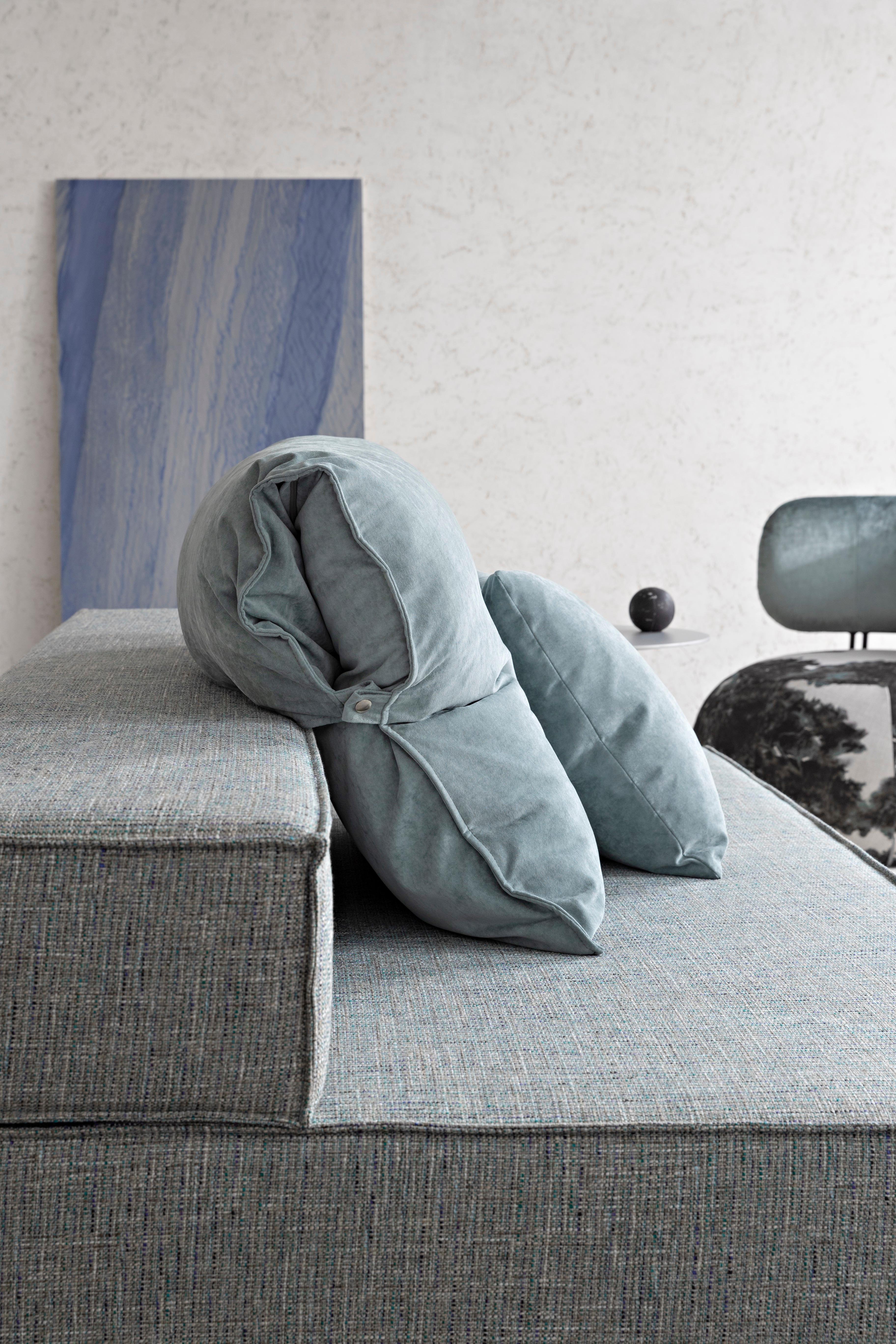 https://a.1stdibscdn.com/bed-breakfast-sofa-bed-in-lario-light-grey-upholstery-by-giuseppe-vigano-for-sale-picture-7/22569652/f_265735221639716885800/SABA_BedandBreakfast_3_BeppeBrancato_master.jpg
