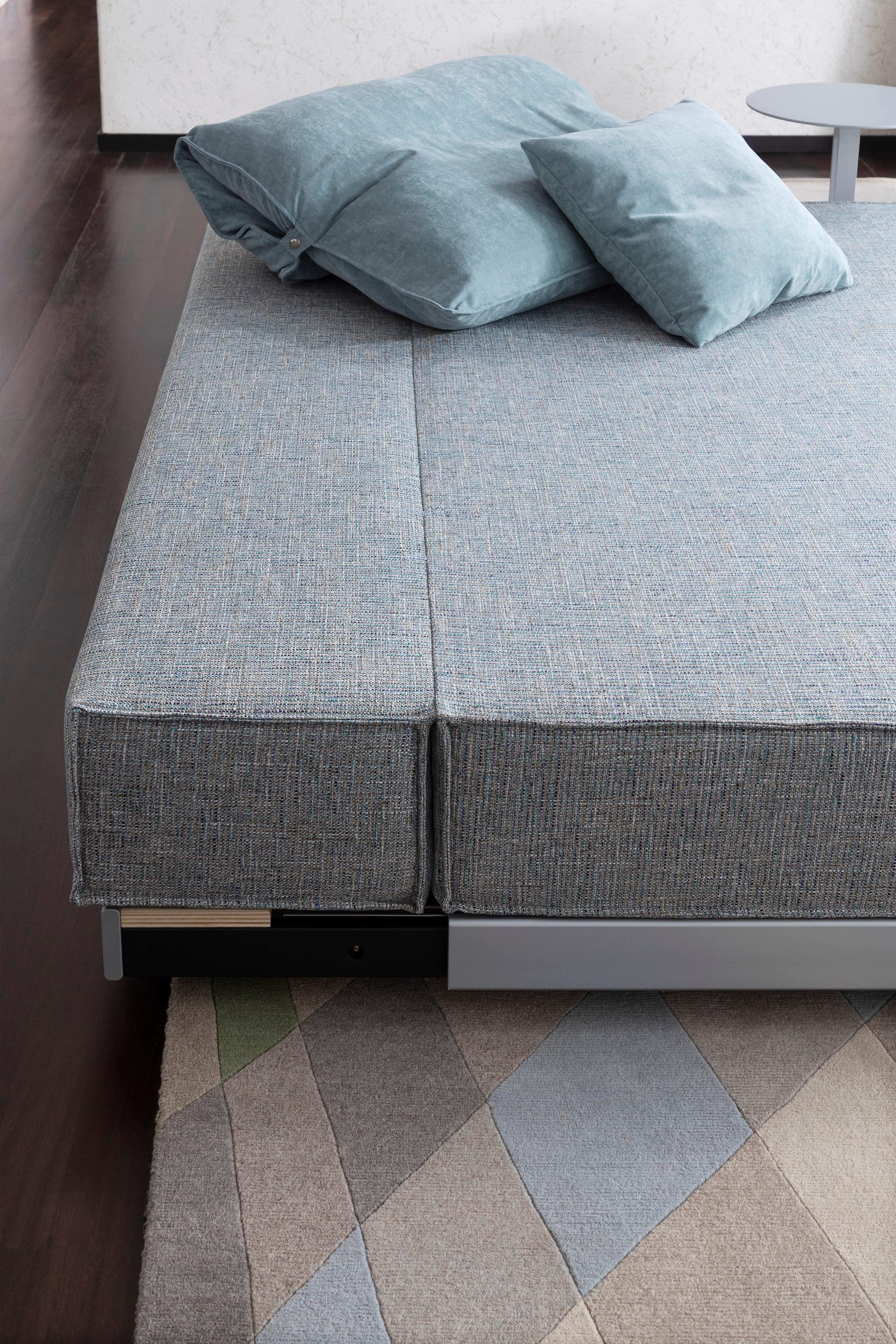 https://a.1stdibscdn.com/bed-breakfast-sofa-bed-in-lario-light-grey-upholstery-by-giuseppe-vigano-for-sale-picture-9/22569652/f_265735221639716926739/SABA_BedandBreakfast_5_BeppeBrancato_master.jpg