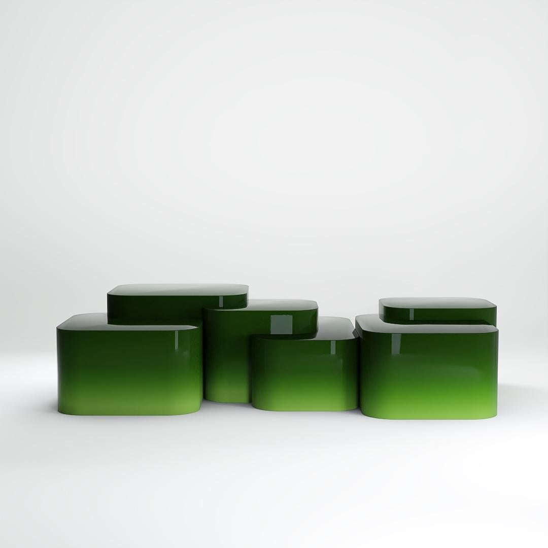 https://a.1stdibscdn.com/platea-green-horizon-coffee-table-in-hand-polished-high-gloss-gradient-lacquer-for-sale-picture-2/f_27693/f_449050621746565420137/SAVE_20241118_184144_master.jpg