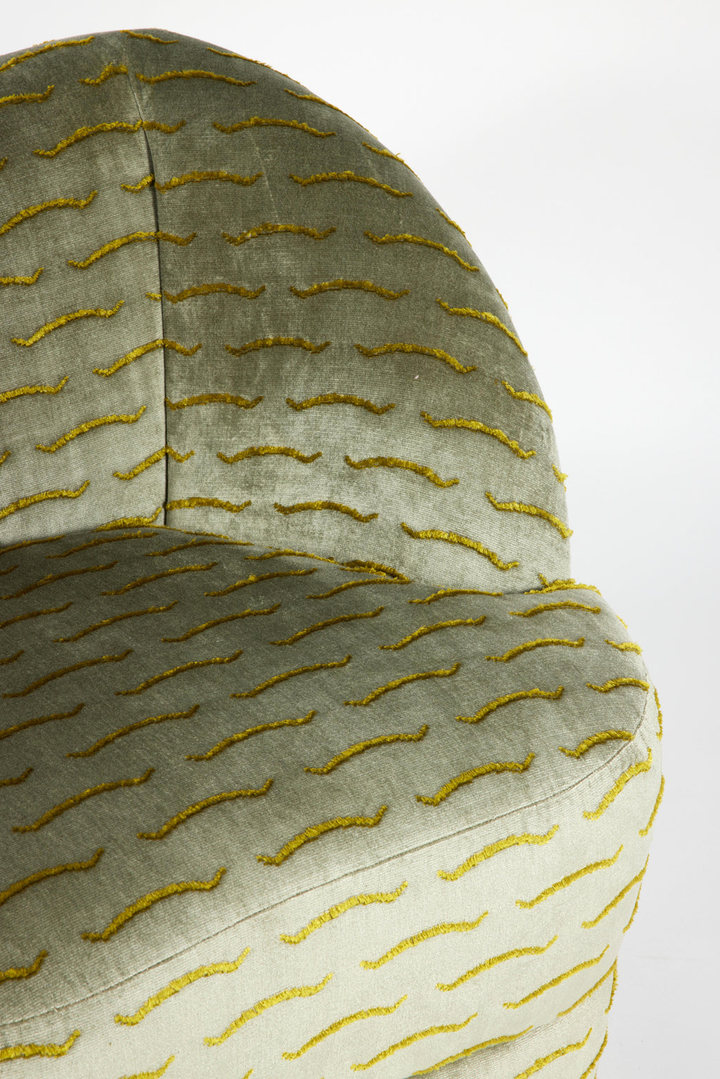 https://a.1stdibscdn.com/monti-armchair-pistachio-large-model-for-sale-picture-5/f_53112/f_259810421636032055322/_SB_0950_master.JPG