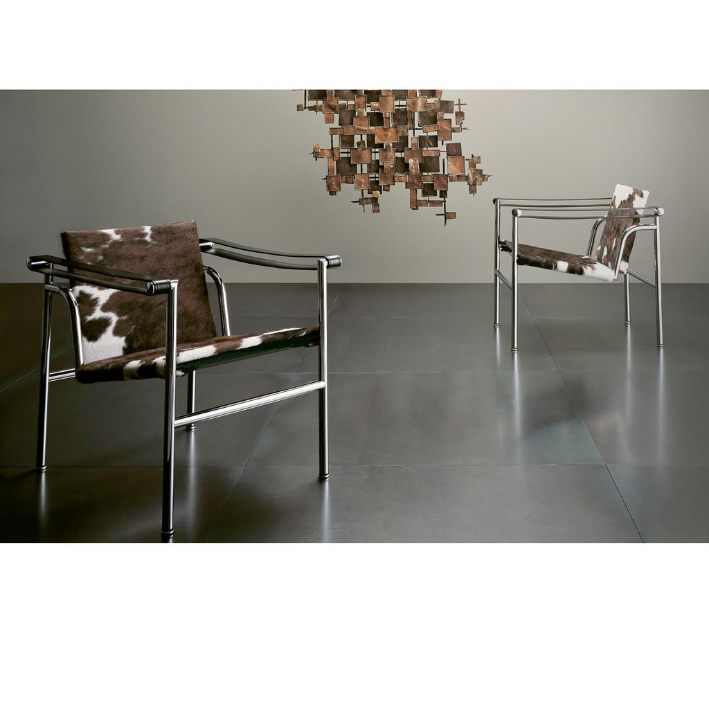 https://a.1stdibscdn.com/set-of-two-lc1-chairs-le-corbusier-pjeanneret-charlotte-perriand-by-cassina-for-sale-picture-2/f_14272/f_286105021652257741931/SET_1_lc1_3_master.jpg