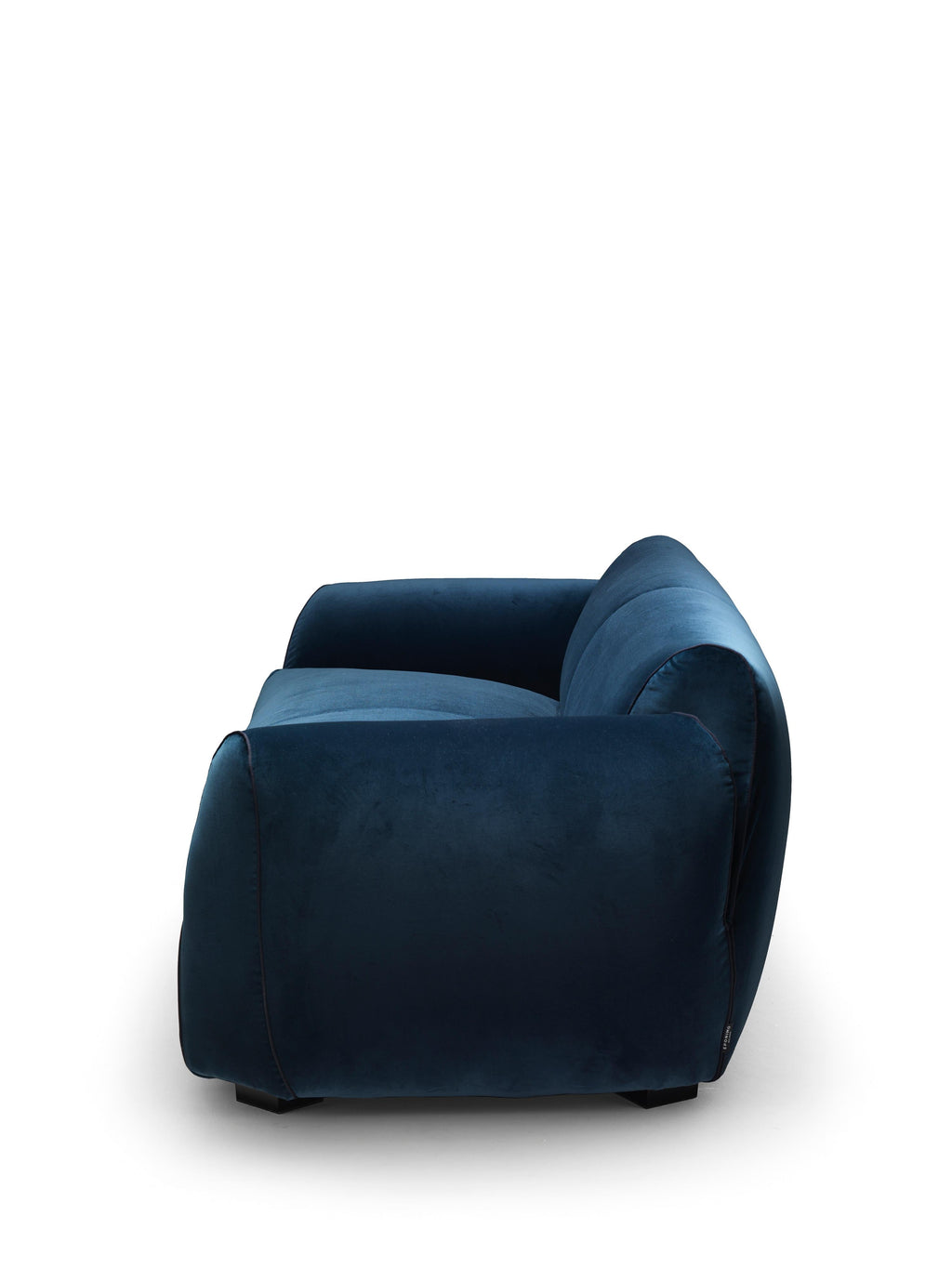 https://a.1stdibscdn.com/sexy-beast-sofa-for-sale-picture-4/f_48381/f_161780621568816951697/SEXY_BEAST_04_master.jpg