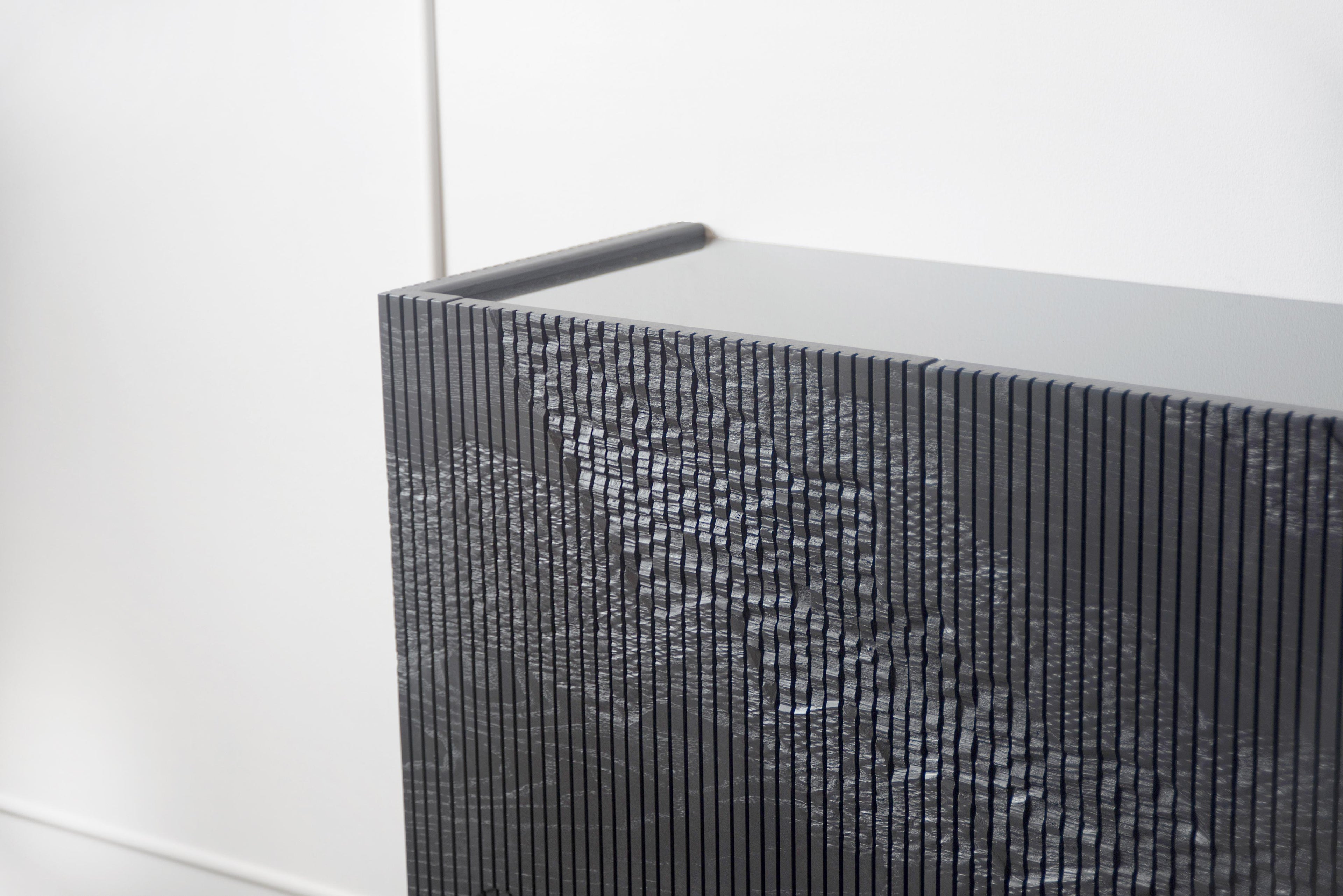 https://a.1stdibscdn.com/ledge-floating-console-96-in-black-by-simon-johns-for-sale-picture-6/f_26473/f_256129321633530272529/SHALE_96_8_master.jpg