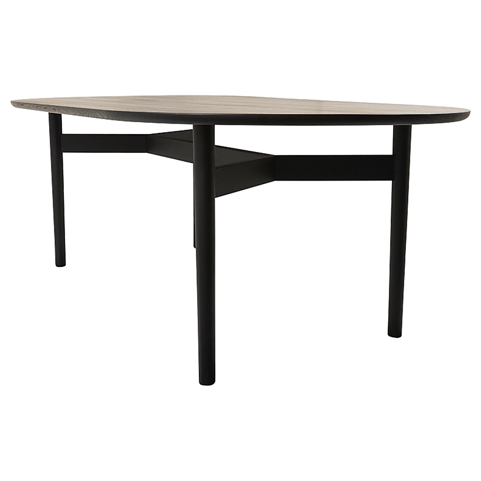 https://a.1stdibscdn.com/schumacher-editions-puffin-84-dining-table-in-soft-black-for-sale-picture-2/22569652/f_304461121663303661888/SIBCHT002_84_1_master.jpg